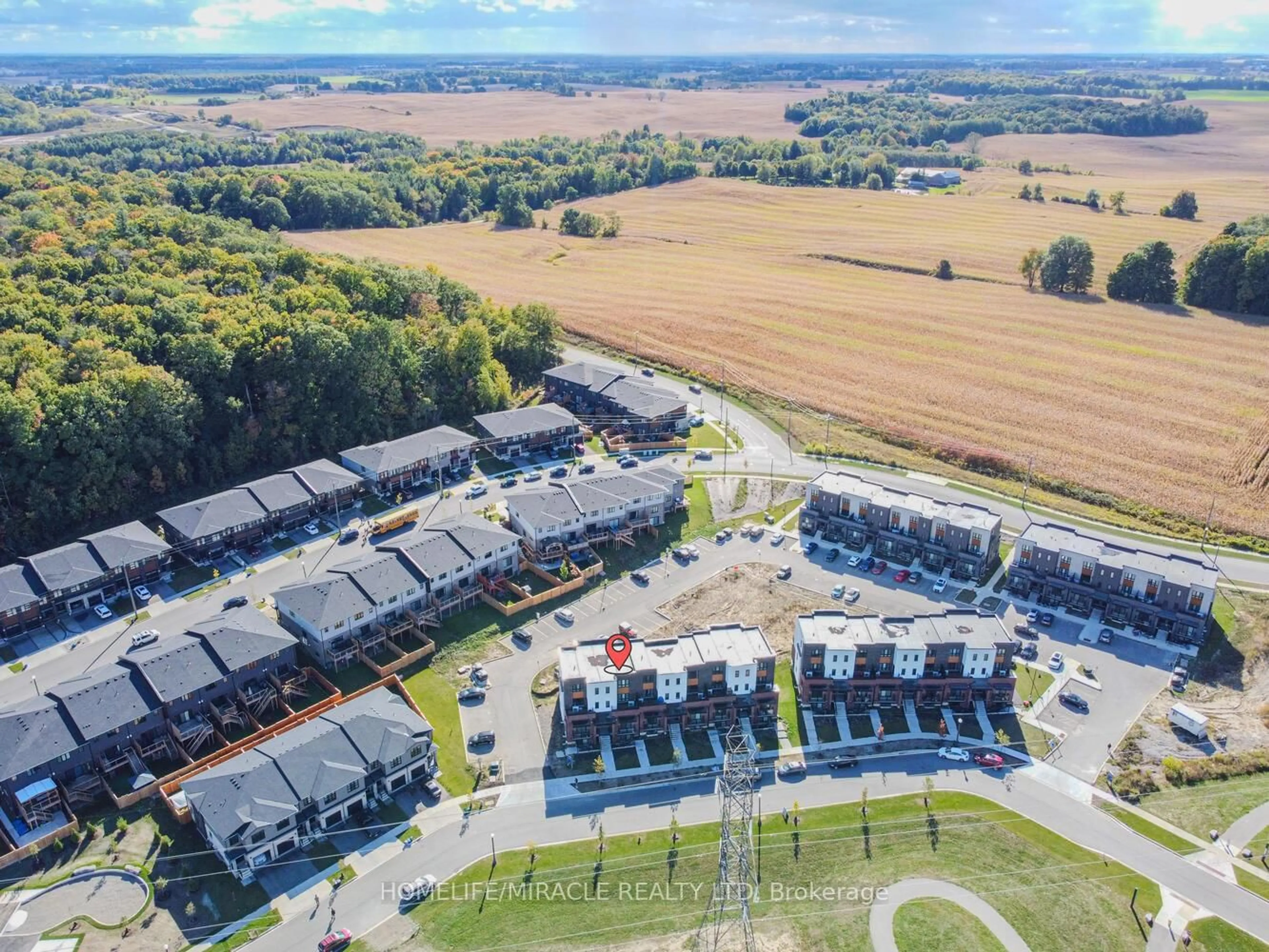 A pic from outside/outdoor area/front of a property/back of a property/a pic from drone, unknown for 289 Chapel Hill Dr #49, Kitchener Ontario N2R 0S4