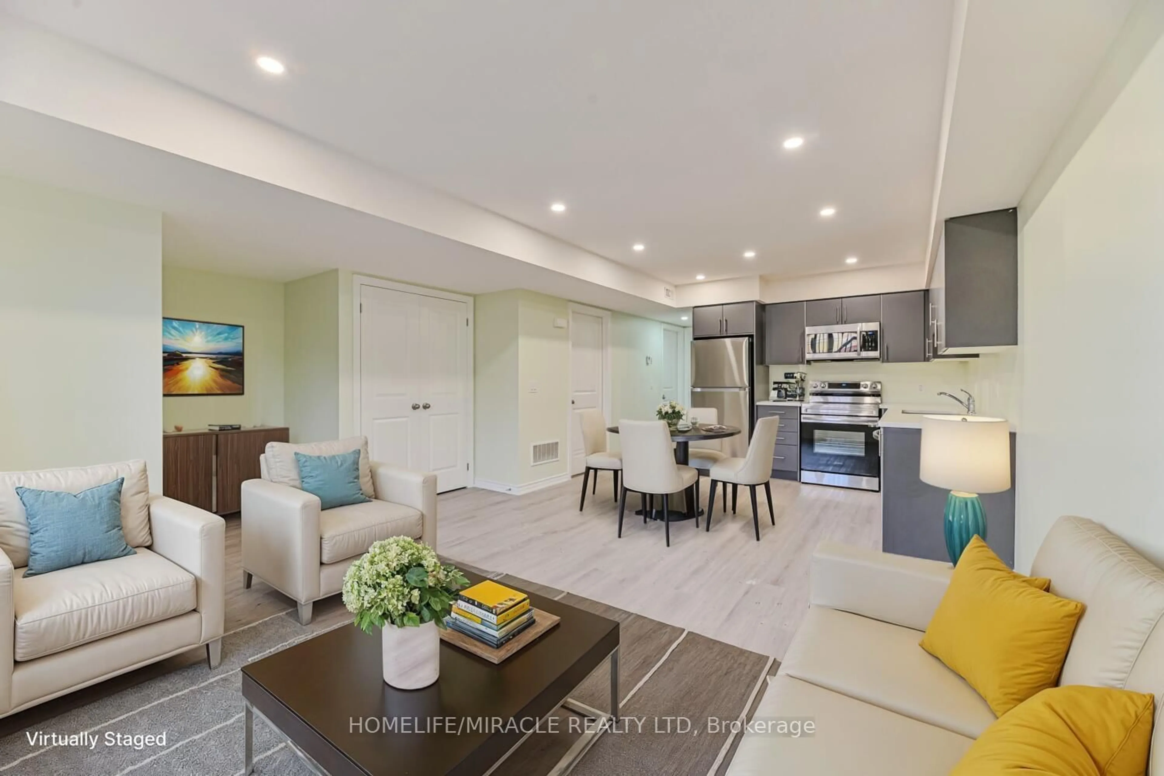 Open concept kitchen, ceramic/tile floor for 289 Chapel Hill Dr #49, Kitchener Ontario N2R 0S4