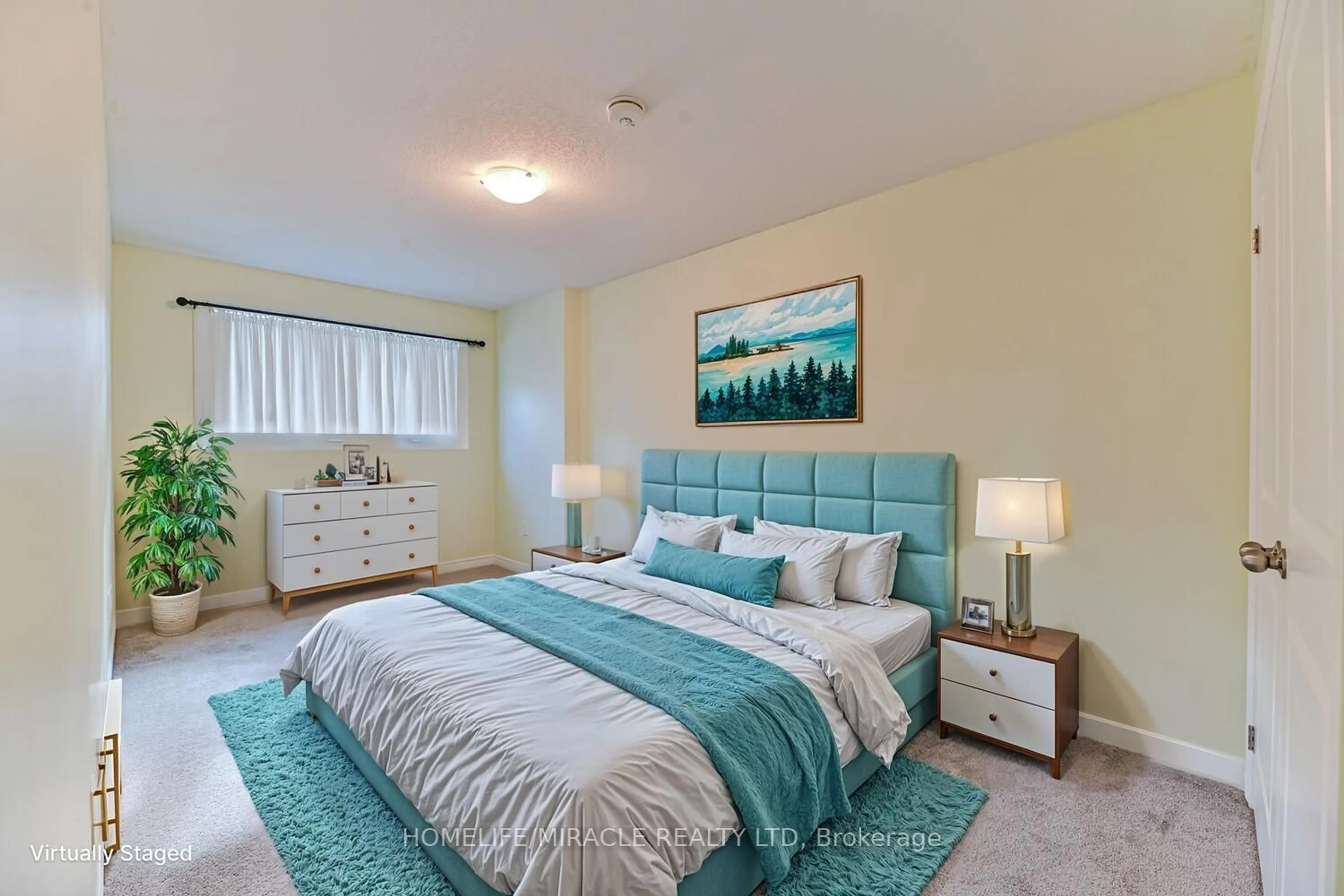 Bedroom with bed, carpet floor for 289 Chapel Hill Dr #49, Kitchener Ontario N2R 0S4