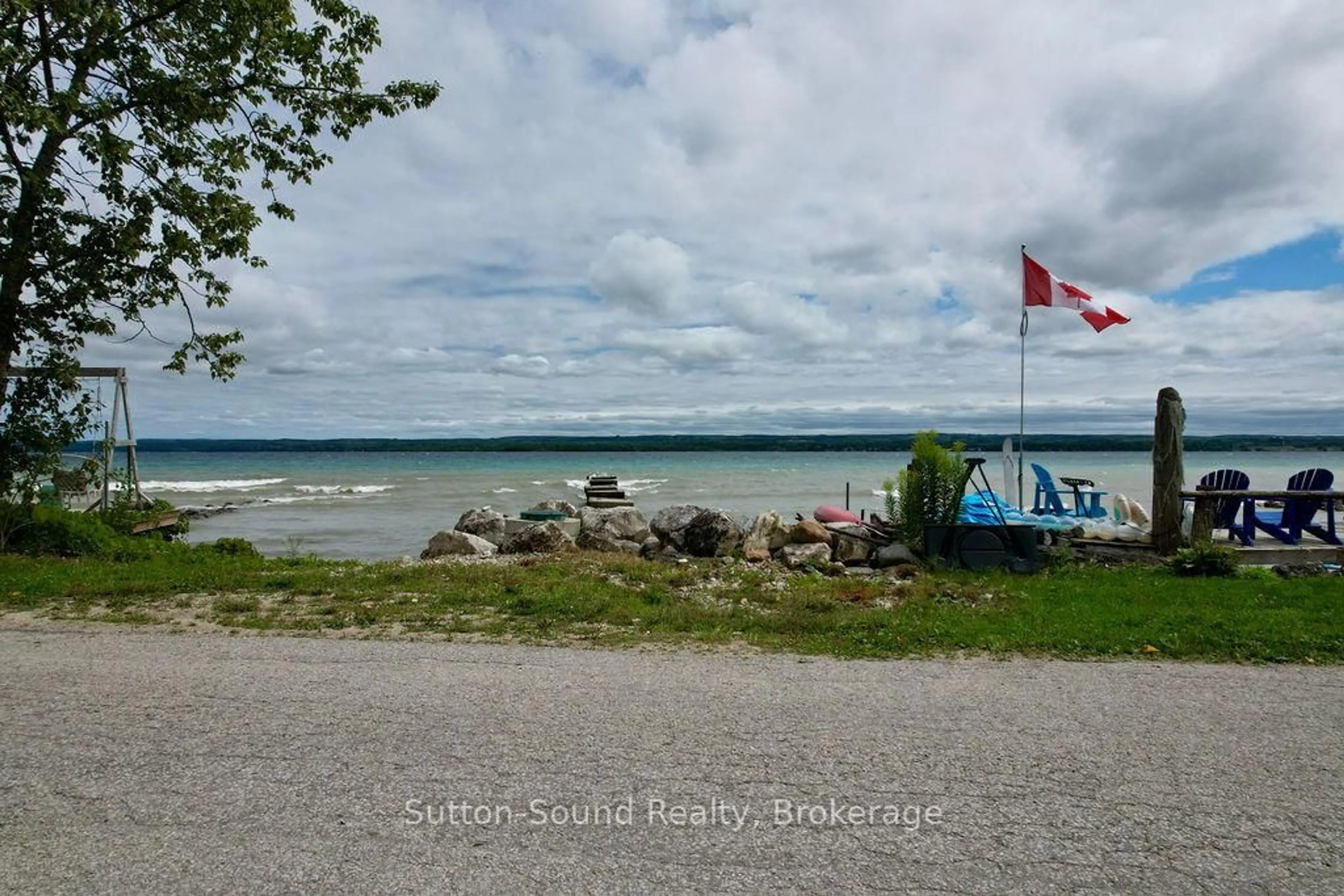 Blurry image for 166 Old Beach Dr, Georgian Bluffs Ontario N4K 5N4