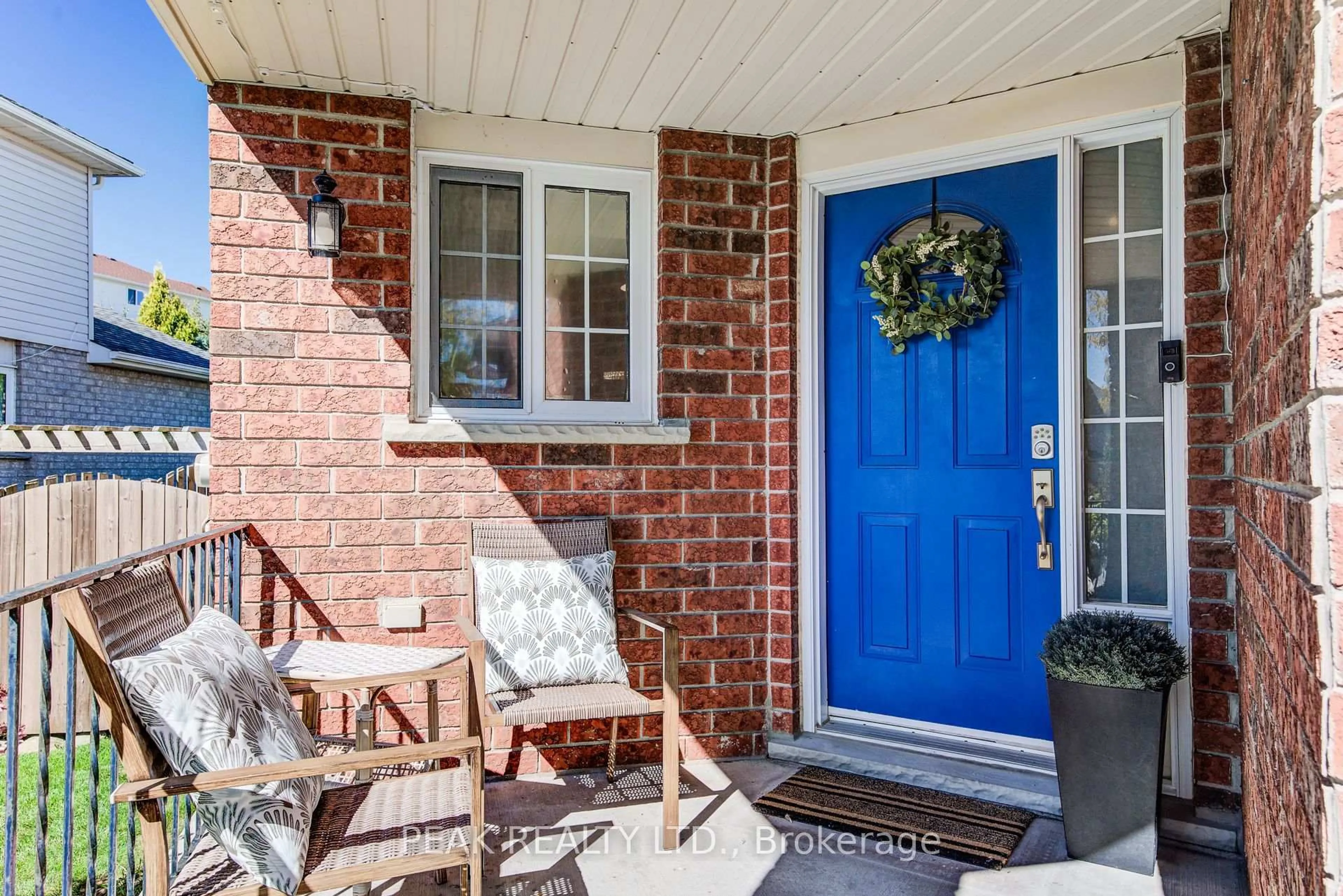 Indoor entryway for 413 Hidden Creek Dr, Kitchener Ontario N2N 3N2