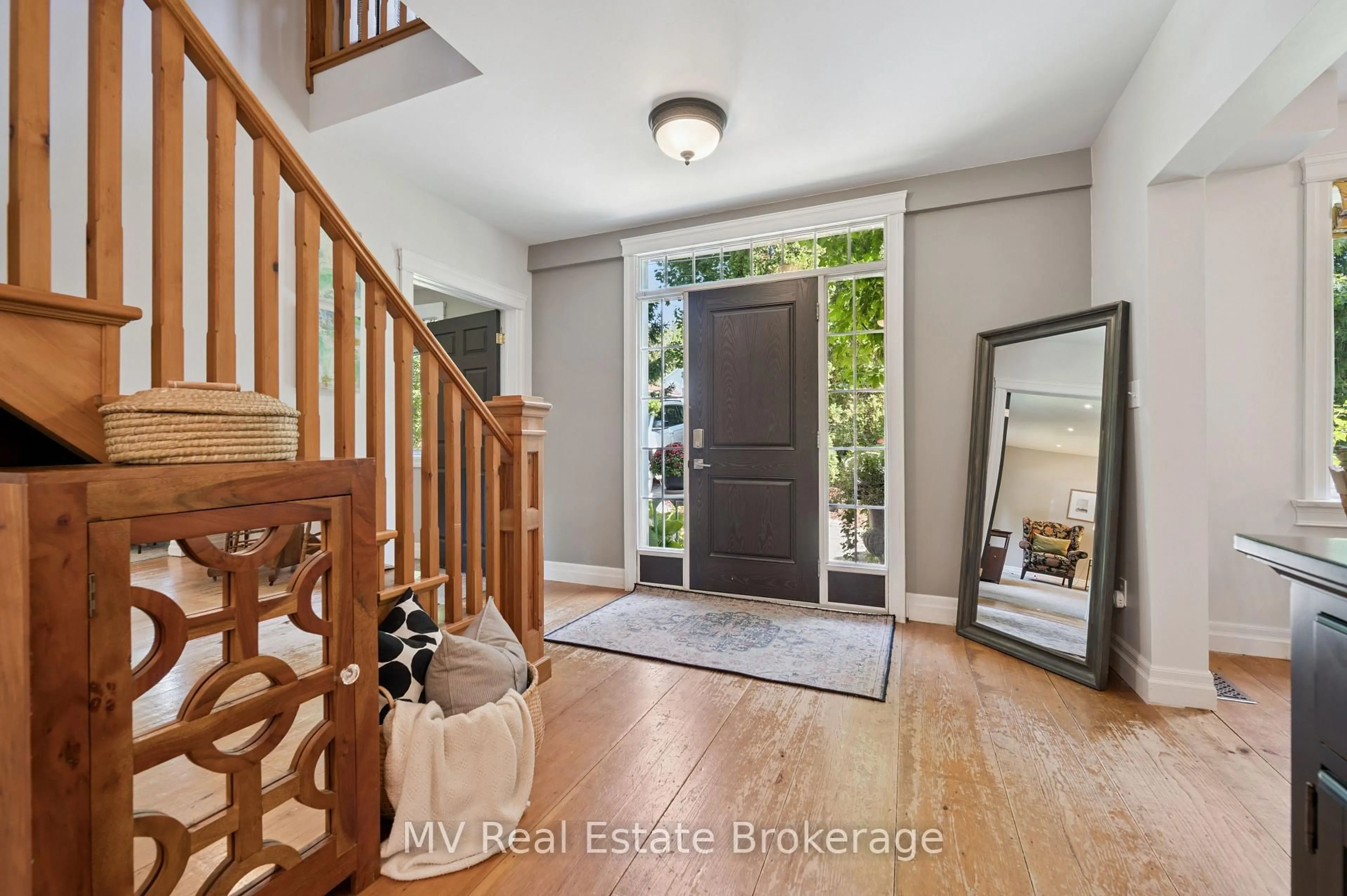 Indoor entryway for 322 North St, Centre Wellington Ontario N0B 1S0