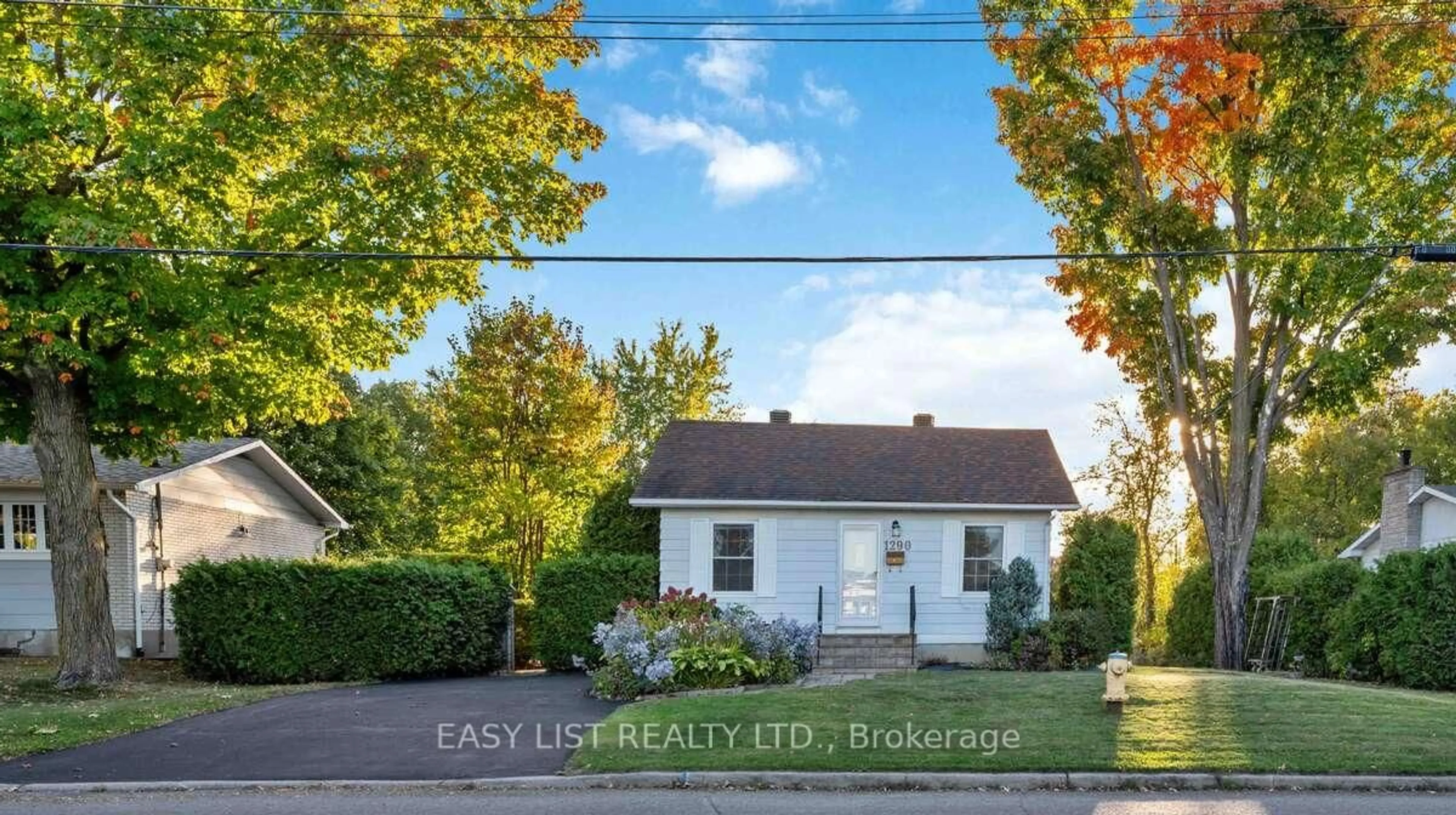A pic from outside/outdoor area/front of a property/back of a property/a pic from drone, street for 1290 St. Jean St, Orleans Ontario K1C 1N6