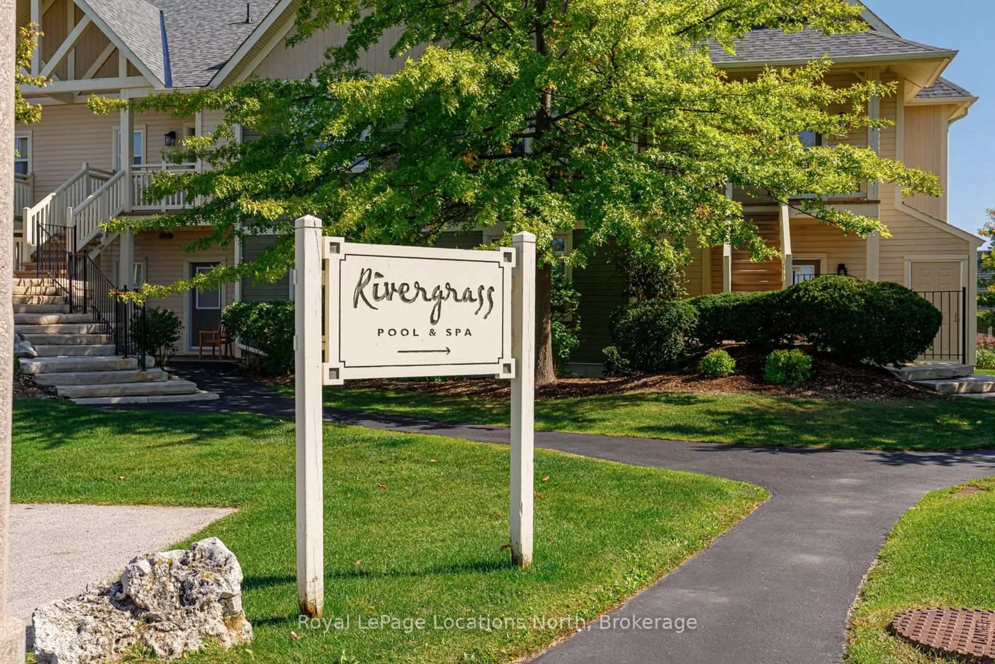 Indoor entryway for 125 FAIRWAY Crt #221, Blue Mountains Ontario L9Y 0P8