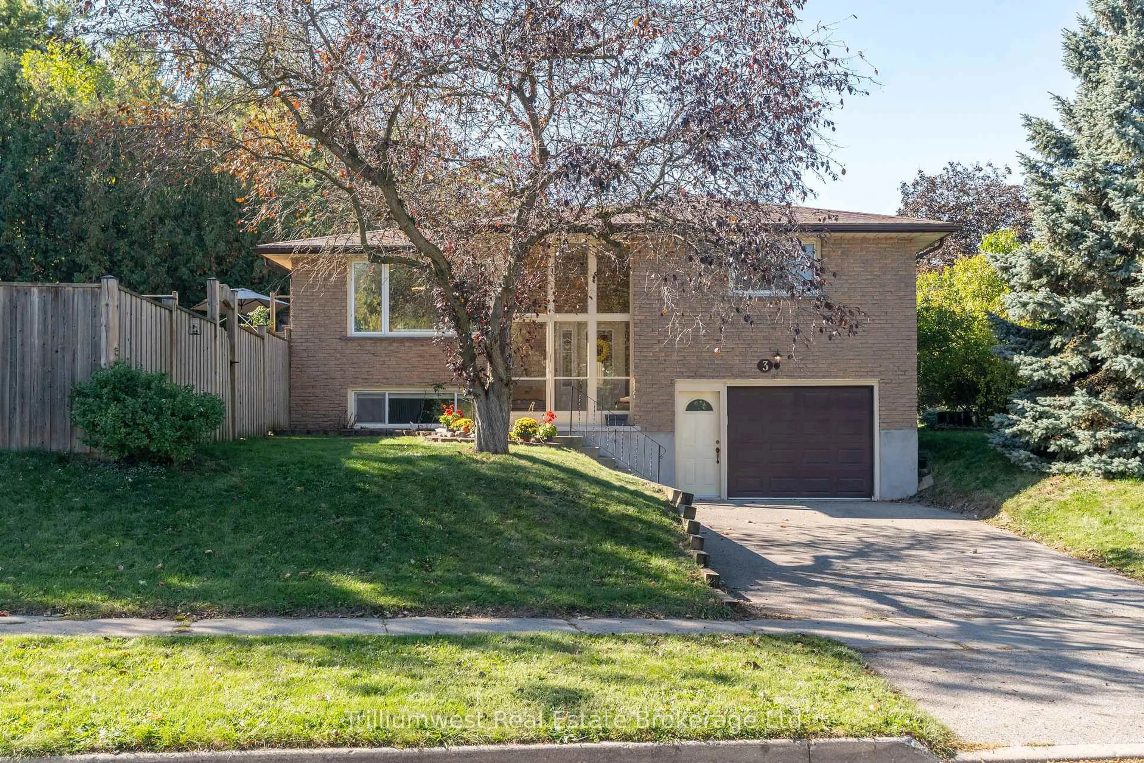 Home with brick exterior material, street for 3 Blueridge Crt, Guelph Ontario N1H 6S7
