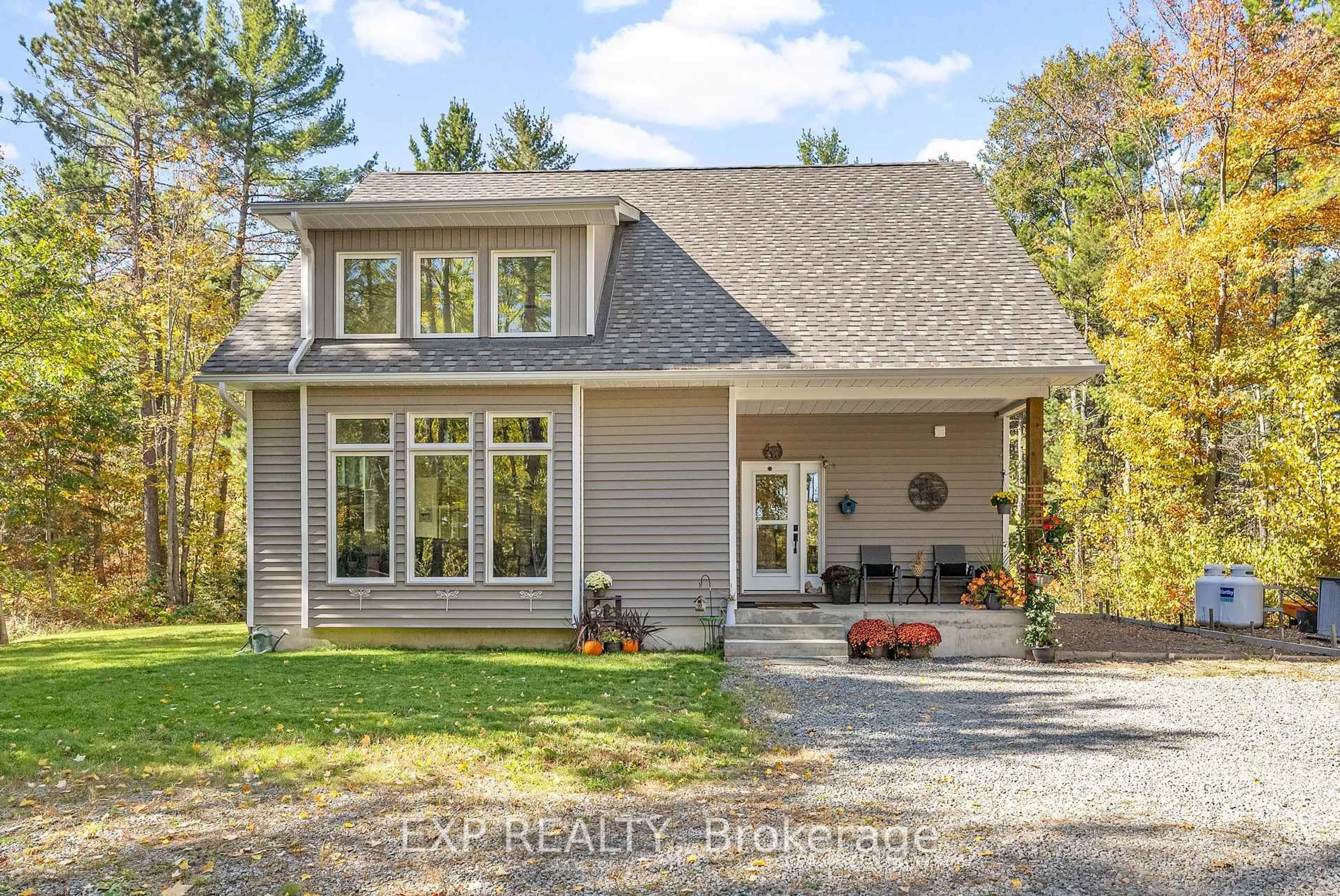 Home with vinyl exterior material, unknown for 427 Paugh Lake Rd, Barry's Bay Ontario K0J 1B0