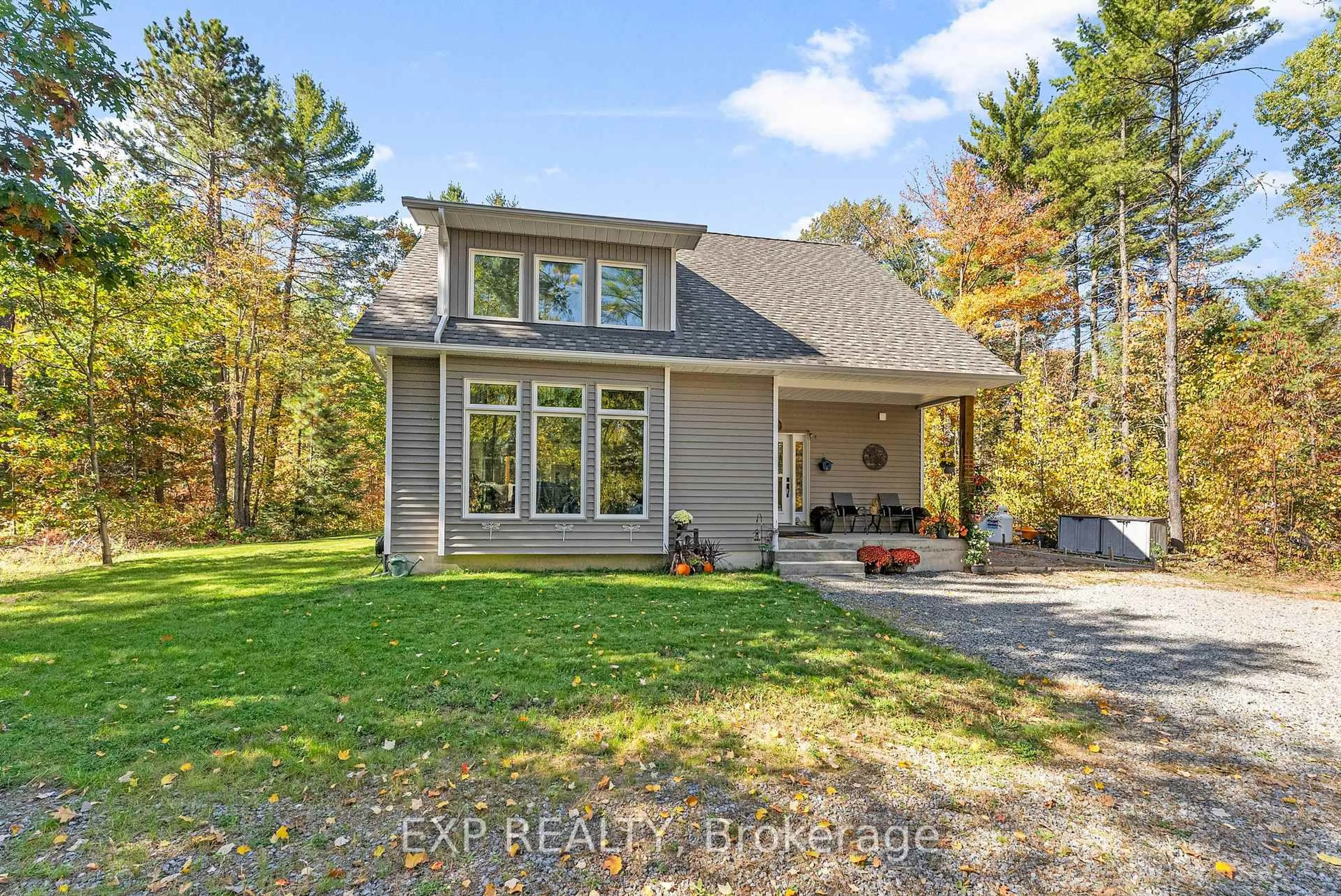 Home with vinyl exterior material, water/lake/river/ocean view for 427 Paugh Lake Rd, Barry's Bay Ontario K0J 1B0