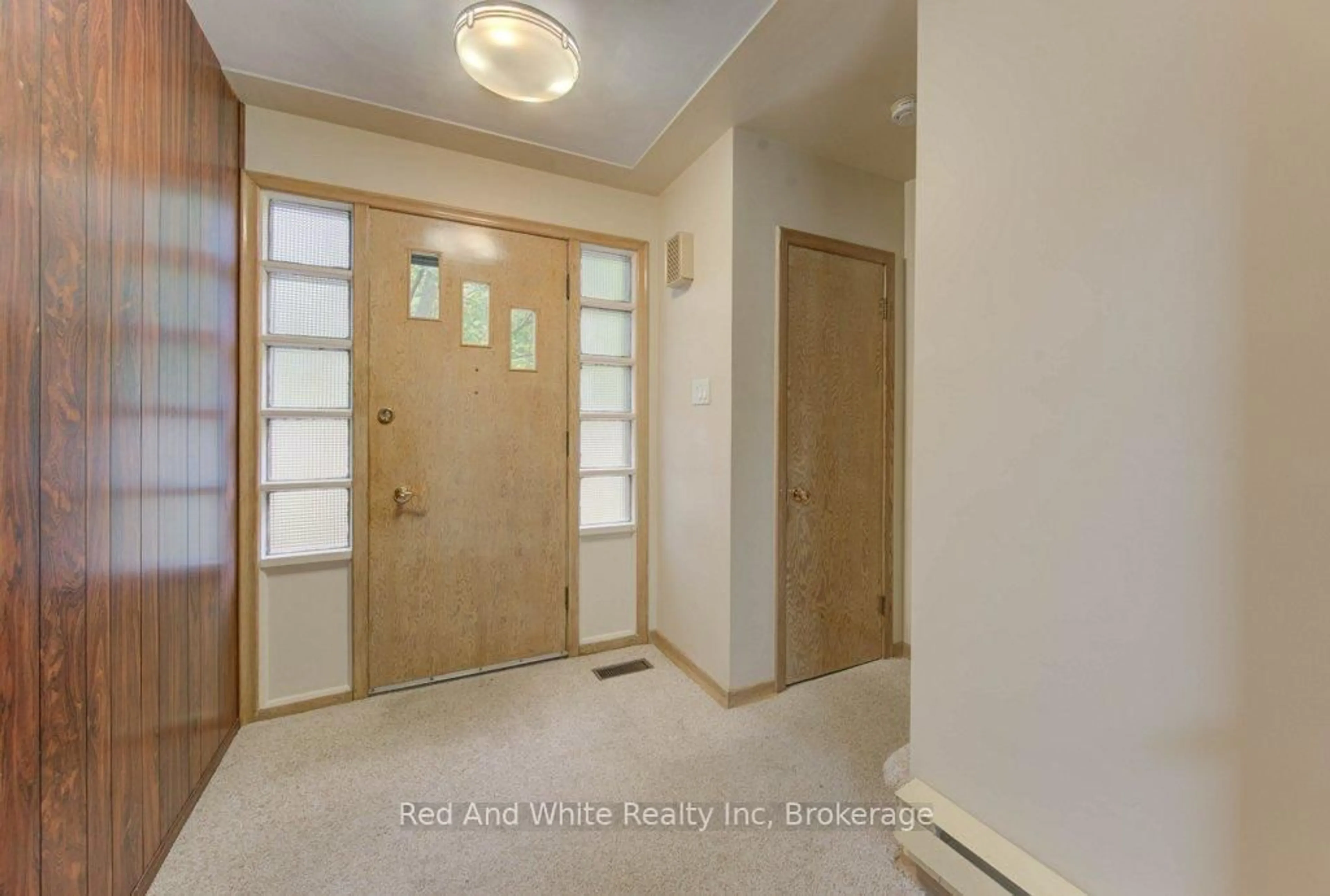 Indoor entryway for 155 Elgin Cres, Waterloo Ontario N2J 2S7