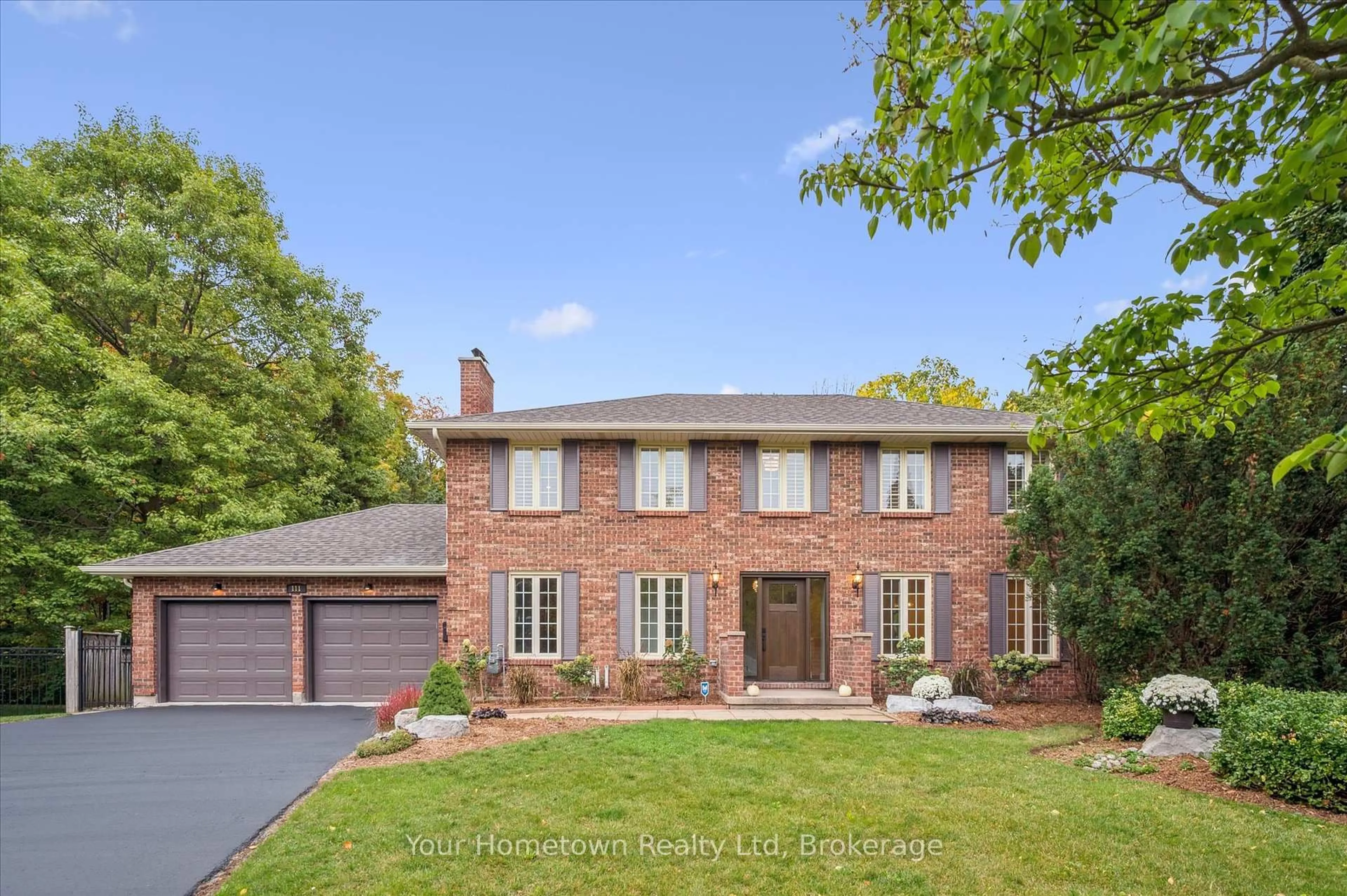 Home with brick exterior material, street for 111 Thorndale Pl, Waterloo Ontario N2L 5Y8