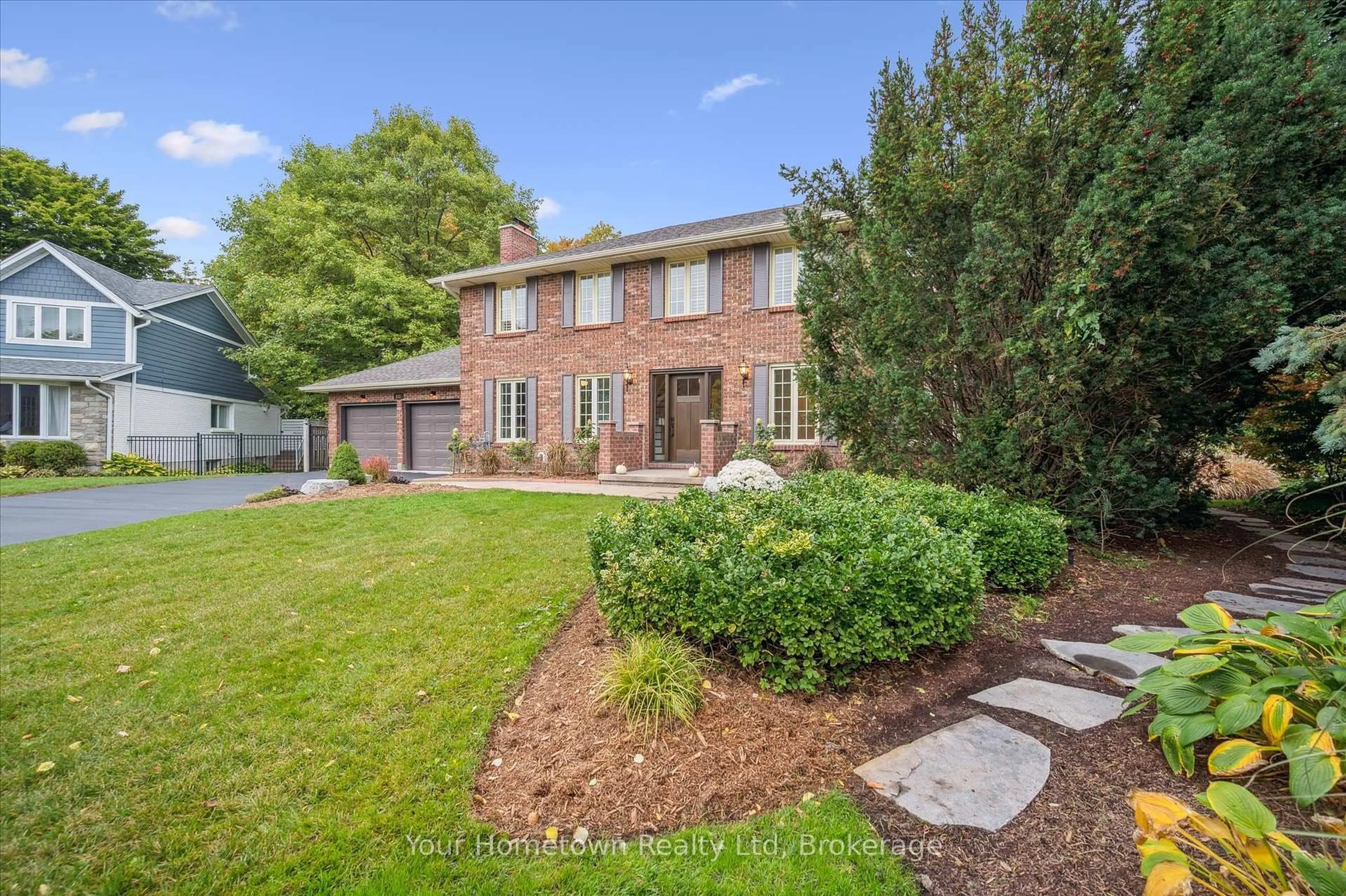 Home with brick exterior material, street for 111 Thorndale Pl, Waterloo Ontario N2L 5Y8