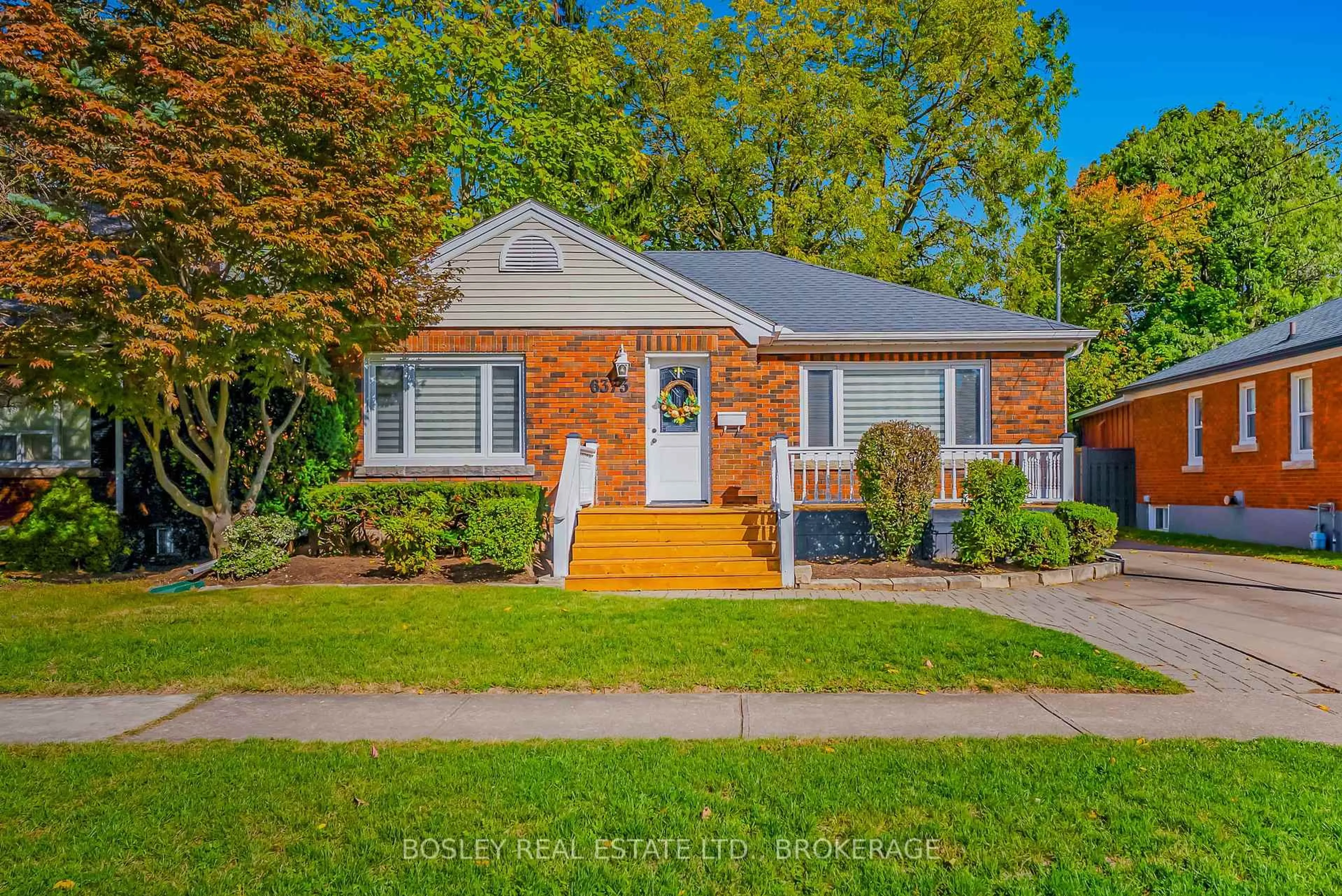 Home with brick exterior material, street for 6373 Corwin Cres, Niagara Falls Ontario L2G 2L9