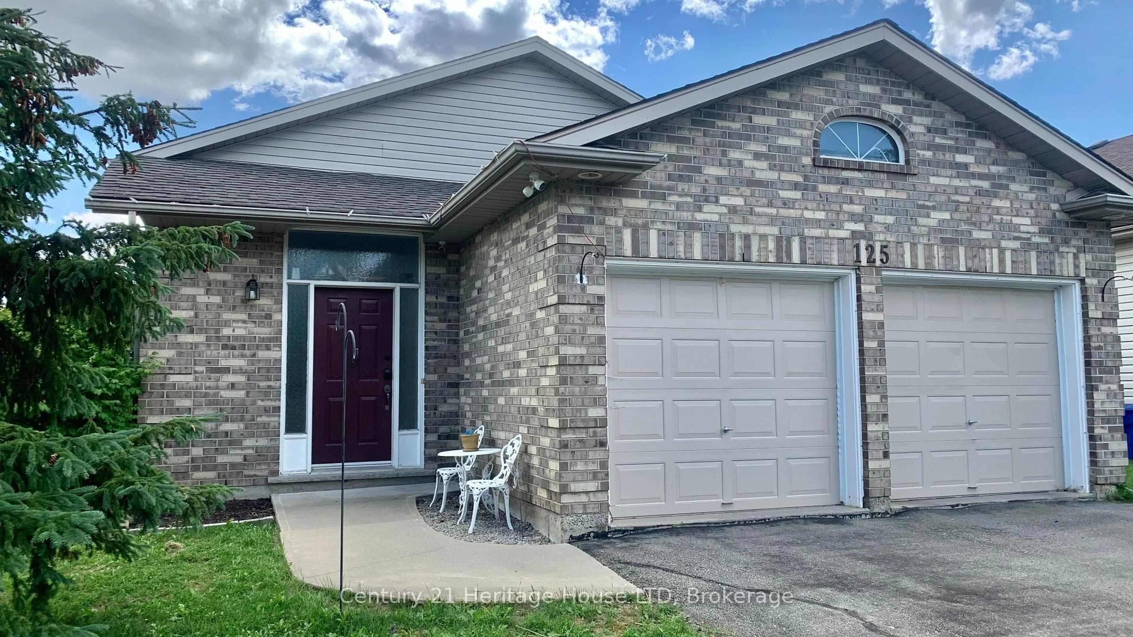 Home with brick exterior material, street for 125 Gretel Pl, Welland Ontario L3C 7H5