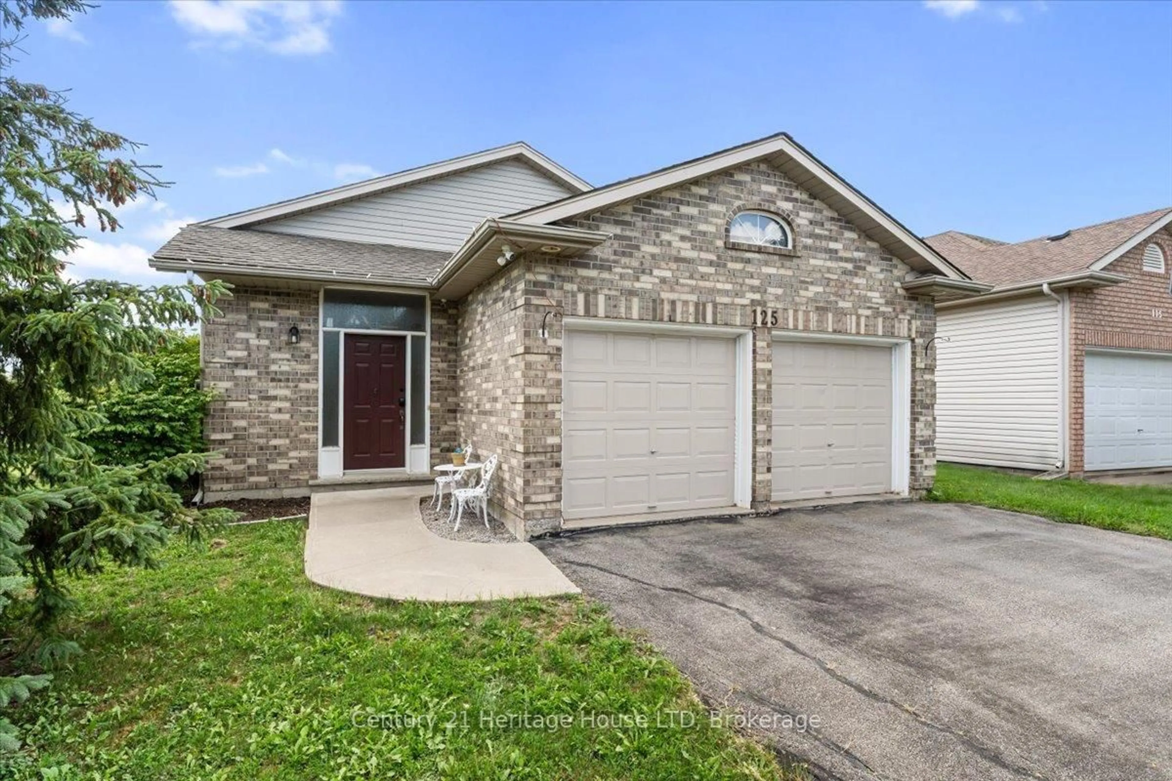 Home with brick exterior material, street for 125 Gretel Pl, Welland Ontario L3C 7H5