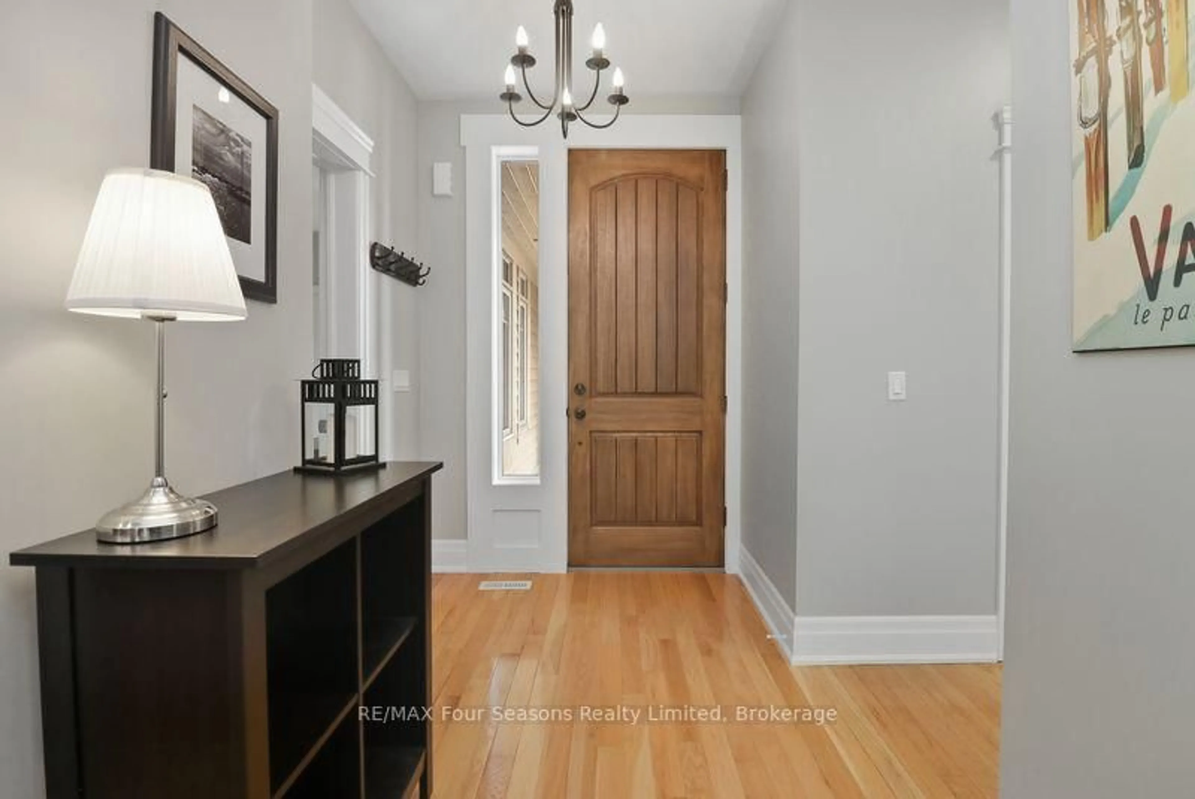 Indoor entryway for 132 East Ridge Dr #3, Blue Mountains Ontario N0H 2P0
