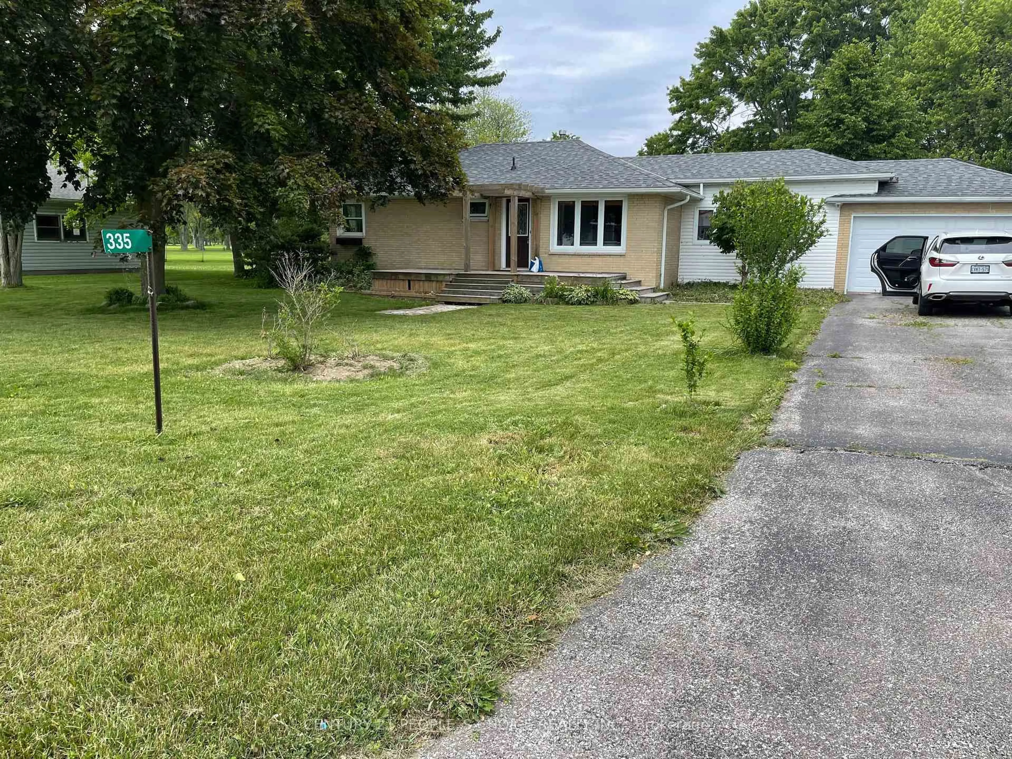 A pic from outside/outdoor area/front of a property/back of a property/a pic from drone, street for 335 Robson Rd, Windsor Ontario N8H 0A4
