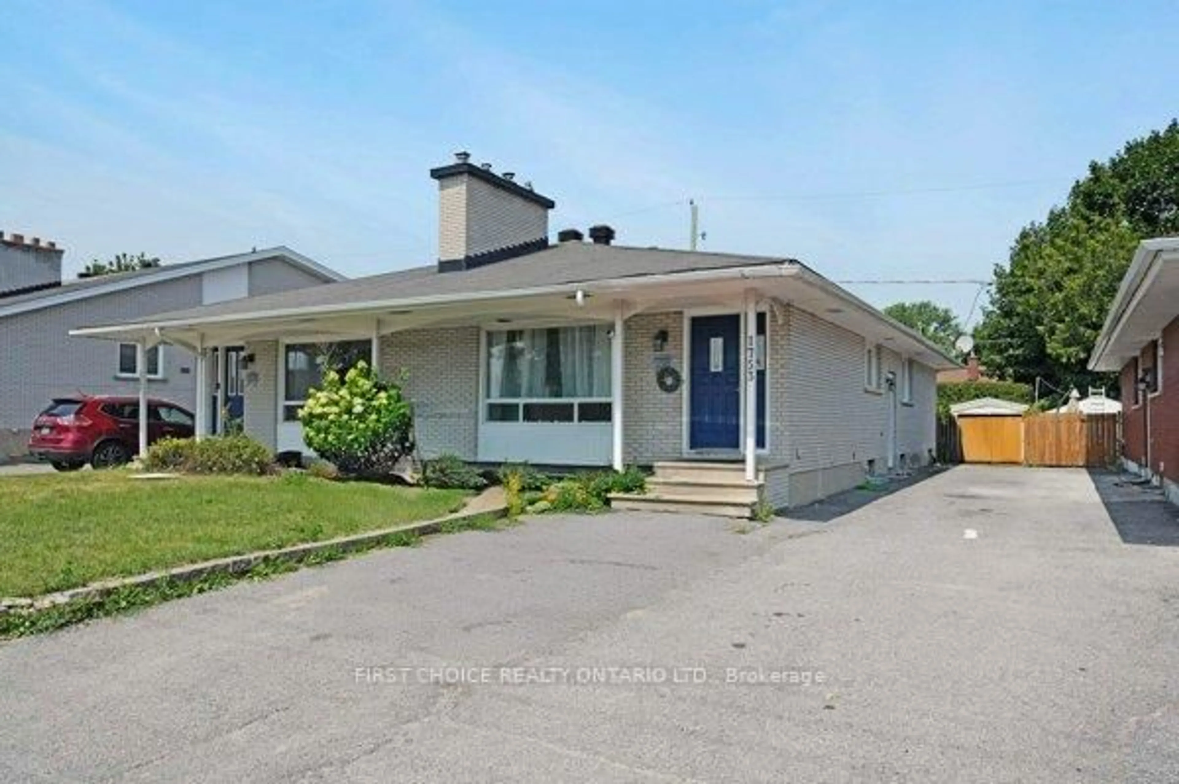 Home with vinyl exterior material, street for 1753 Heron Rd, Ottawa Ontario K1V 6A2
