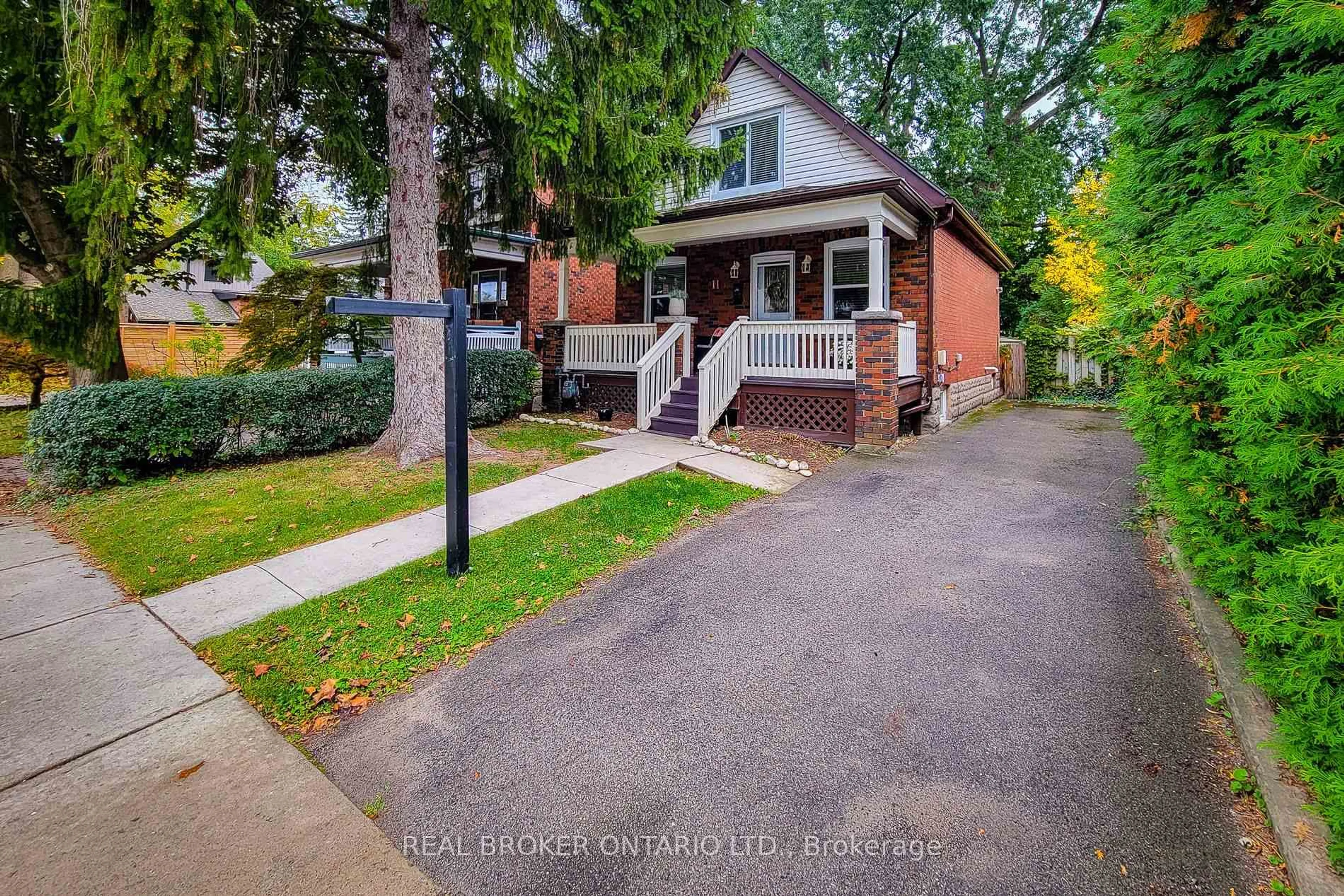 Home with brick exterior material, street for 115 Barclay St, Hamilton Ontario L8S 1P6