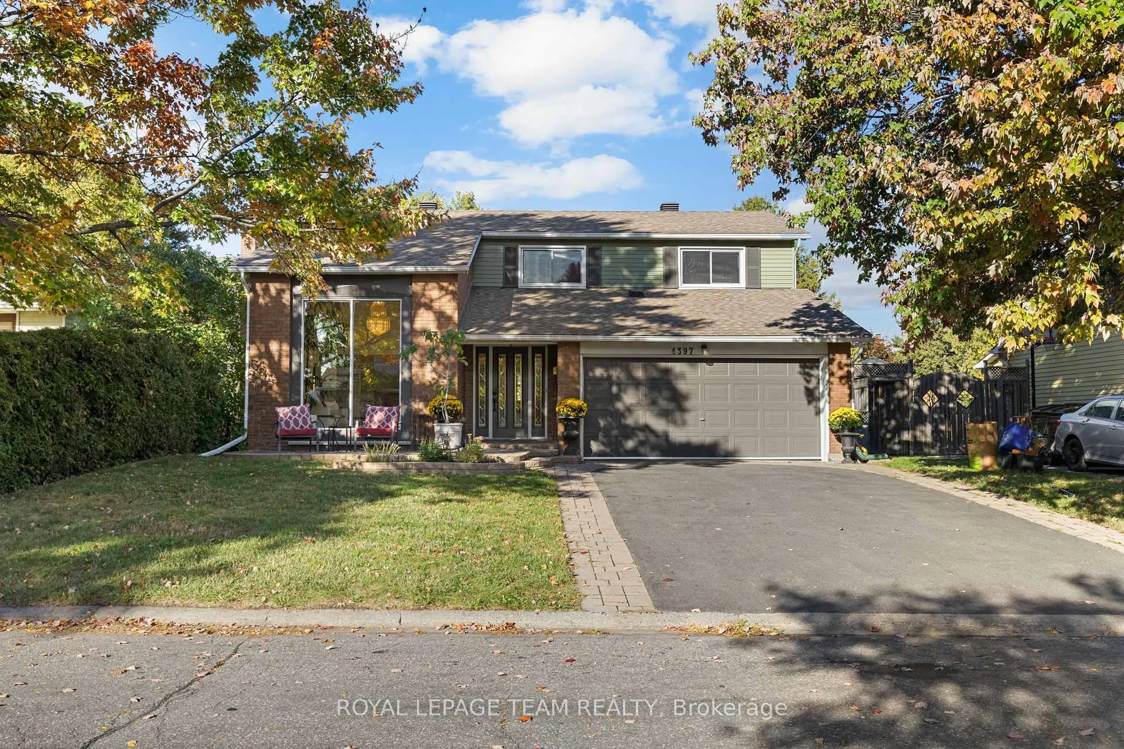 Home with brick exterior material, street for 4397 Whittaker Cres, Ottawa Ontario K1B 4P1