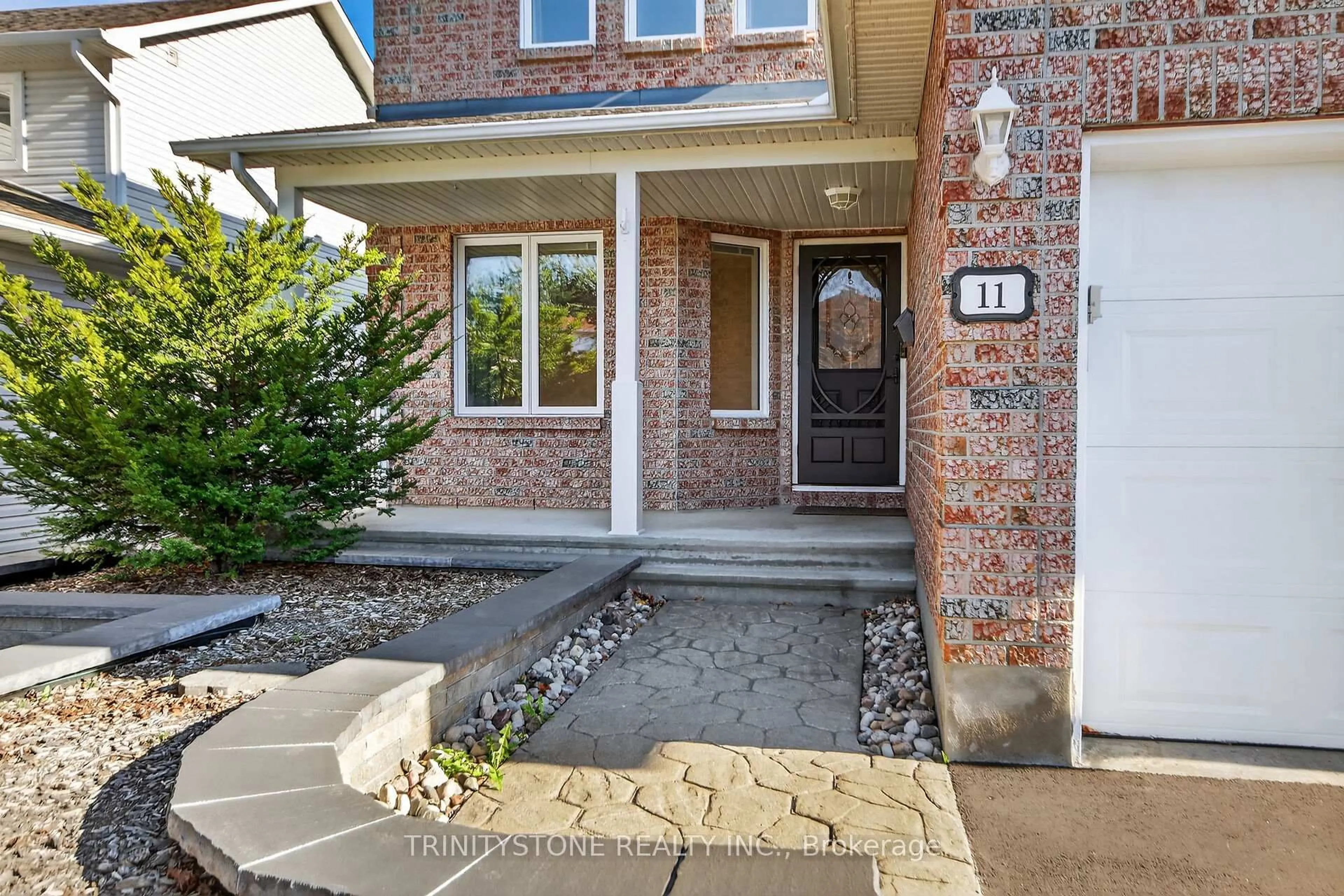 Home with brick exterior material, street for 11 whalings Circ, Stittsville Ontario K2S 1S4