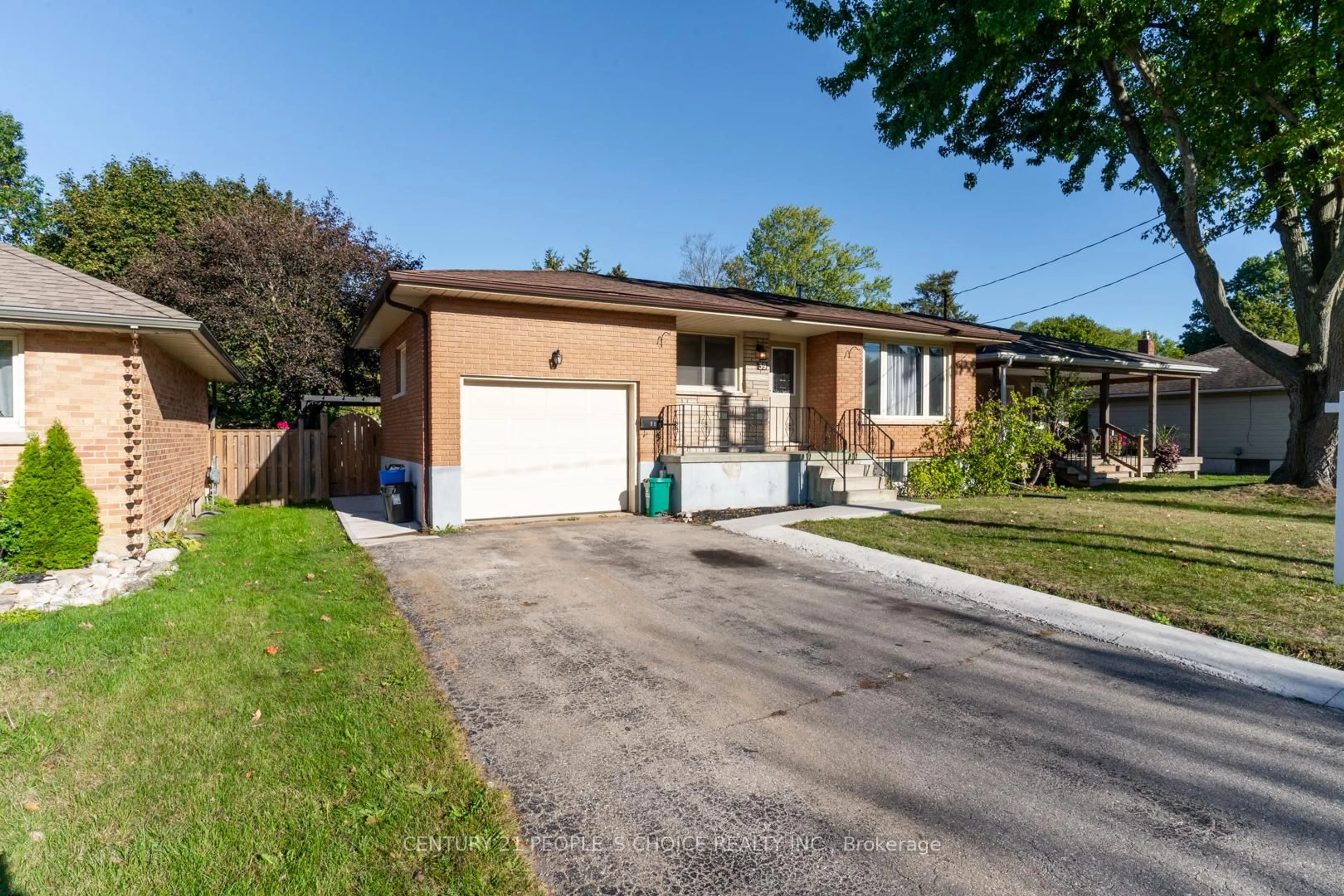 Home with brick exterior material, street for 39 Evelyn St, Brantford Ontario N3R 3G8