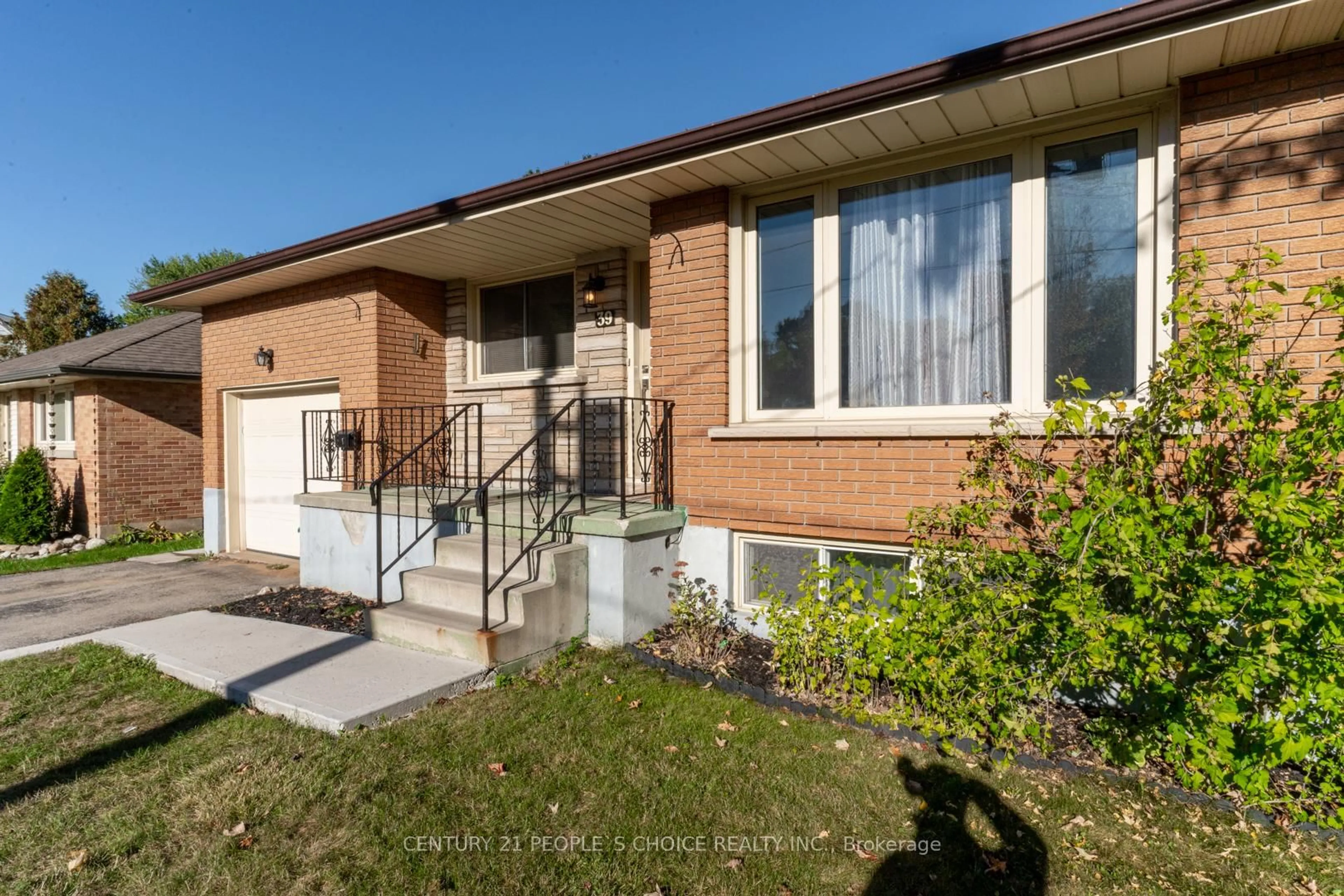Home with brick exterior material, street for 39 Evelyn St, Brantford Ontario N3R 3G8