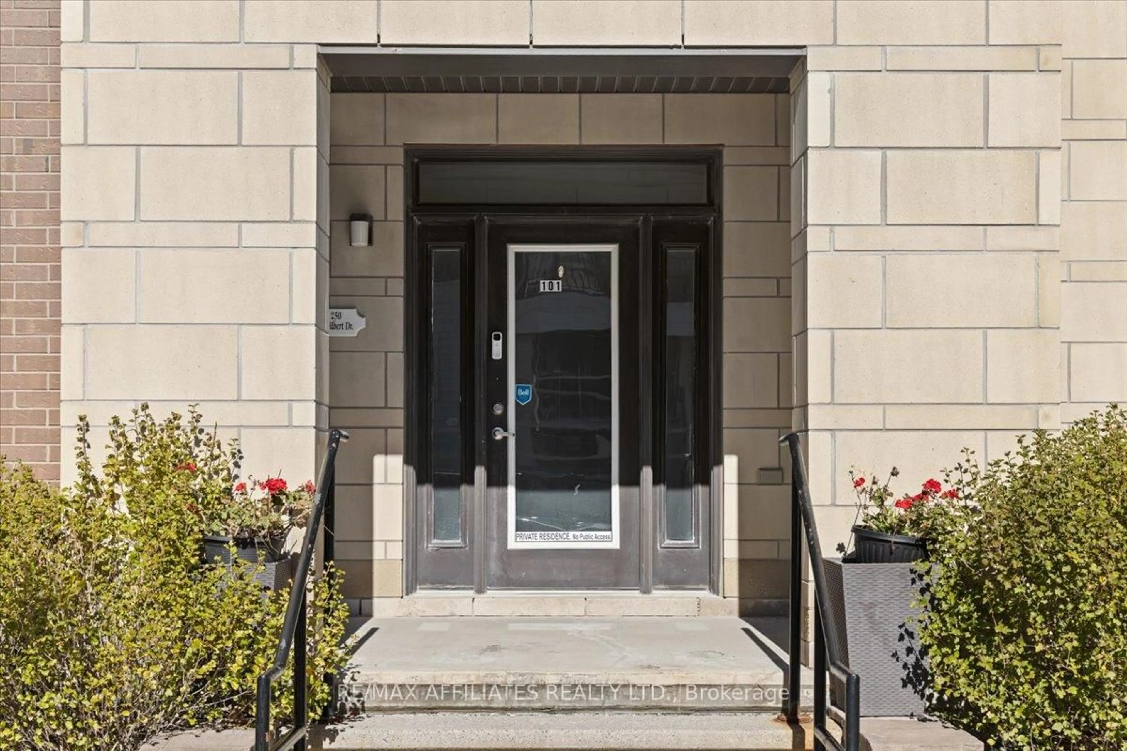 Indoor entryway for 250 Glenroy Gilbert Dr #105, Ottawa Ontario K2J 5W2