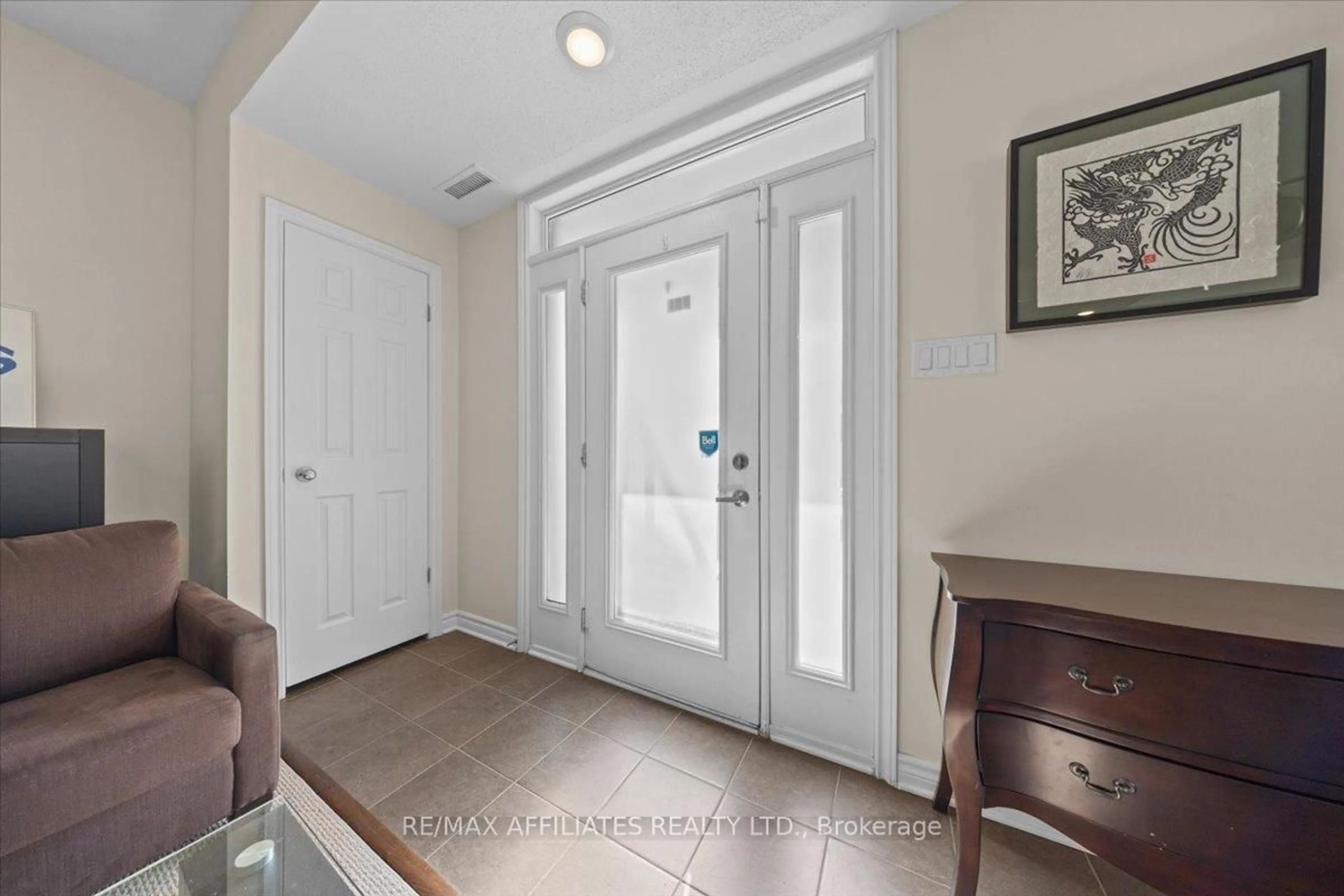 Indoor entryway for 250 Glenroy Gilbert Dr #105, Ottawa Ontario K2J 5W2