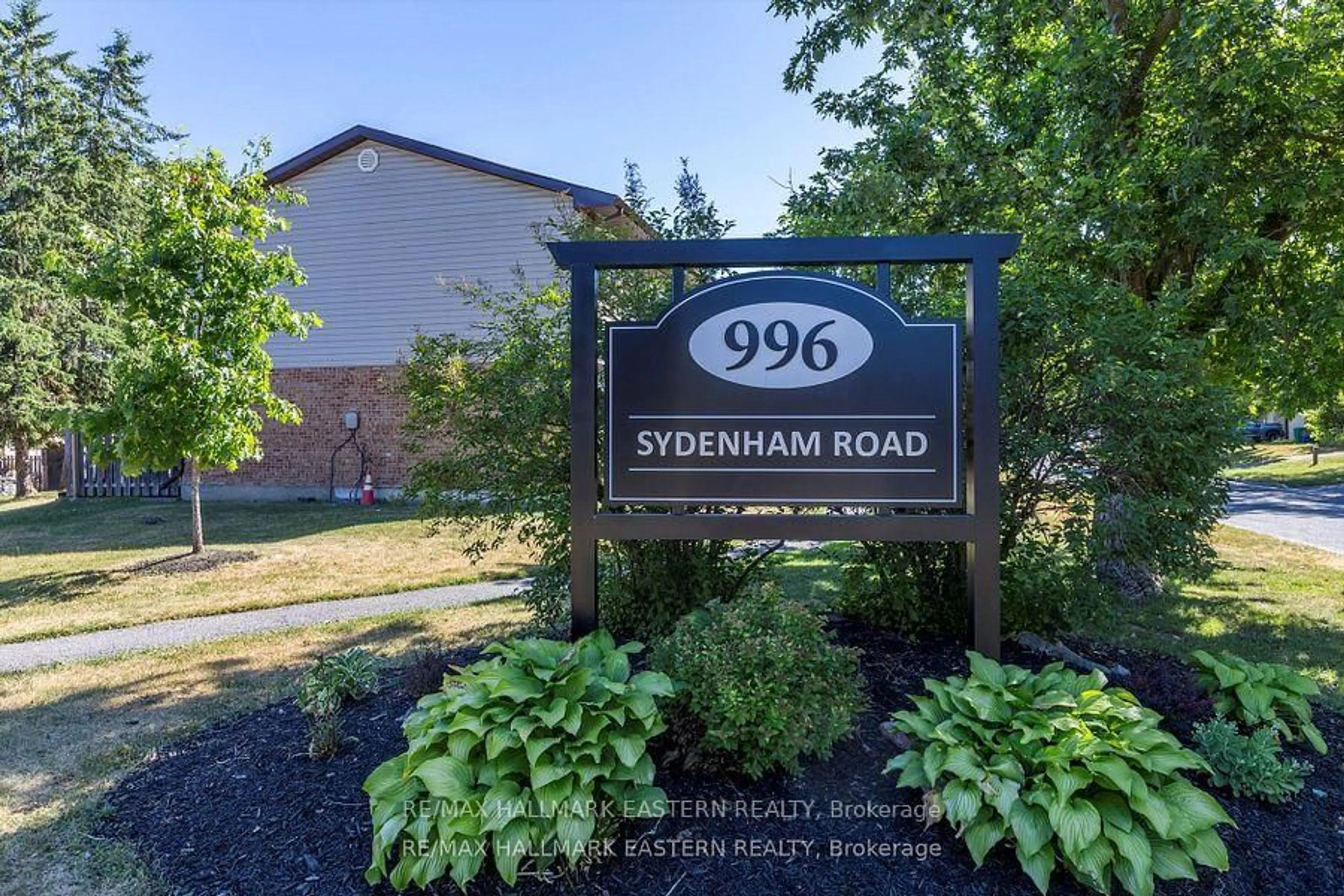 Indoor foyer for 996 Sydenham Rd ##67, Peterborough Ontario K9J 7V7