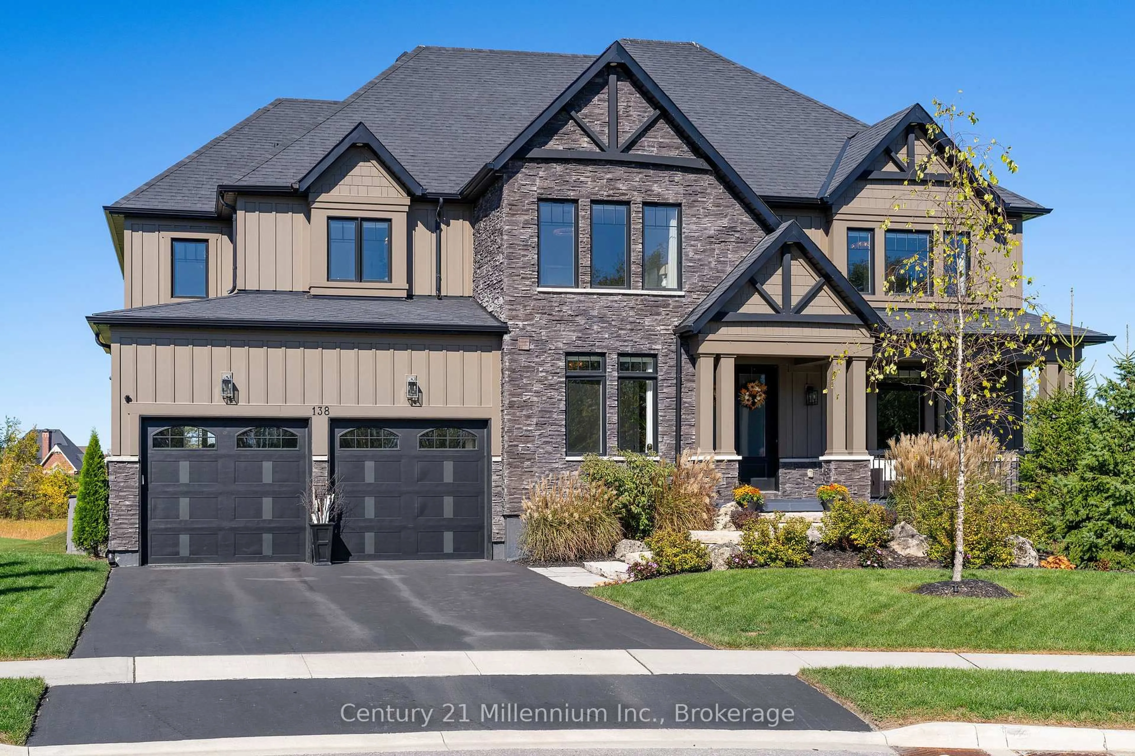 Home with brick exterior material, street for 138 Creekwood Crt, Blue Mountains Ontario L9Y 0V1