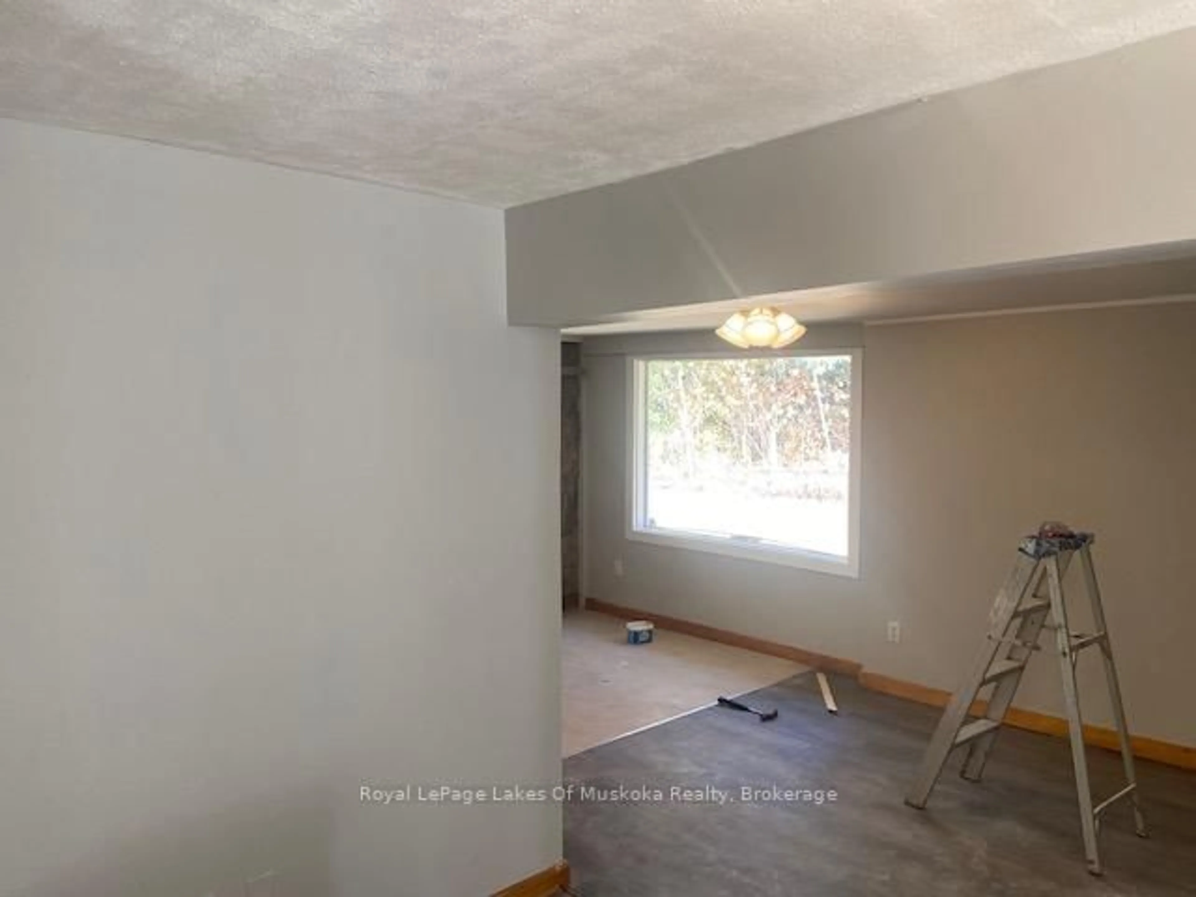 A pic of a room for 590 Pinedale Rd, Gravenhurst Ontario P1P 1M1