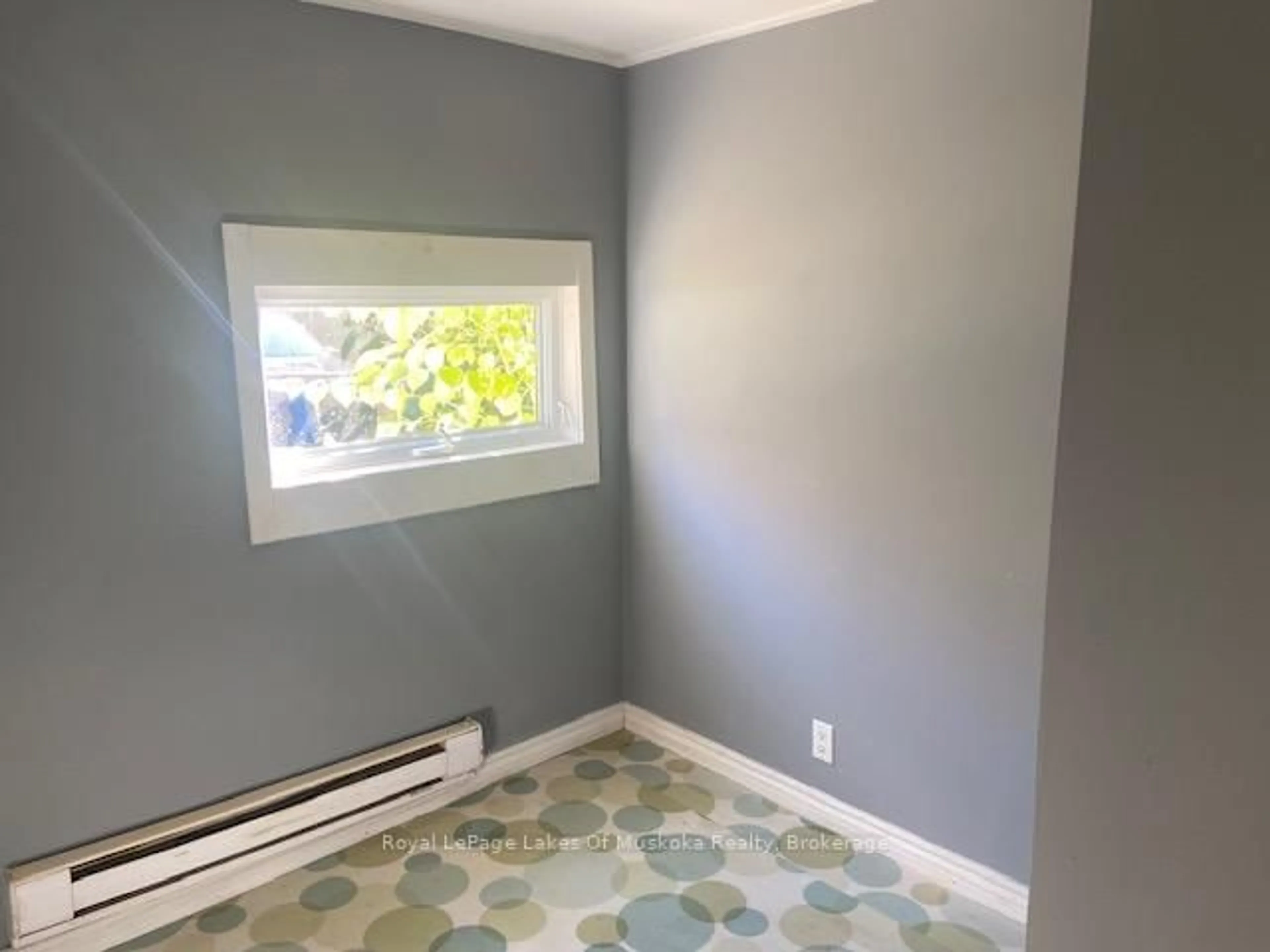 A pic of a room for 590 Pinedale Rd, Gravenhurst Ontario P1P 1M1