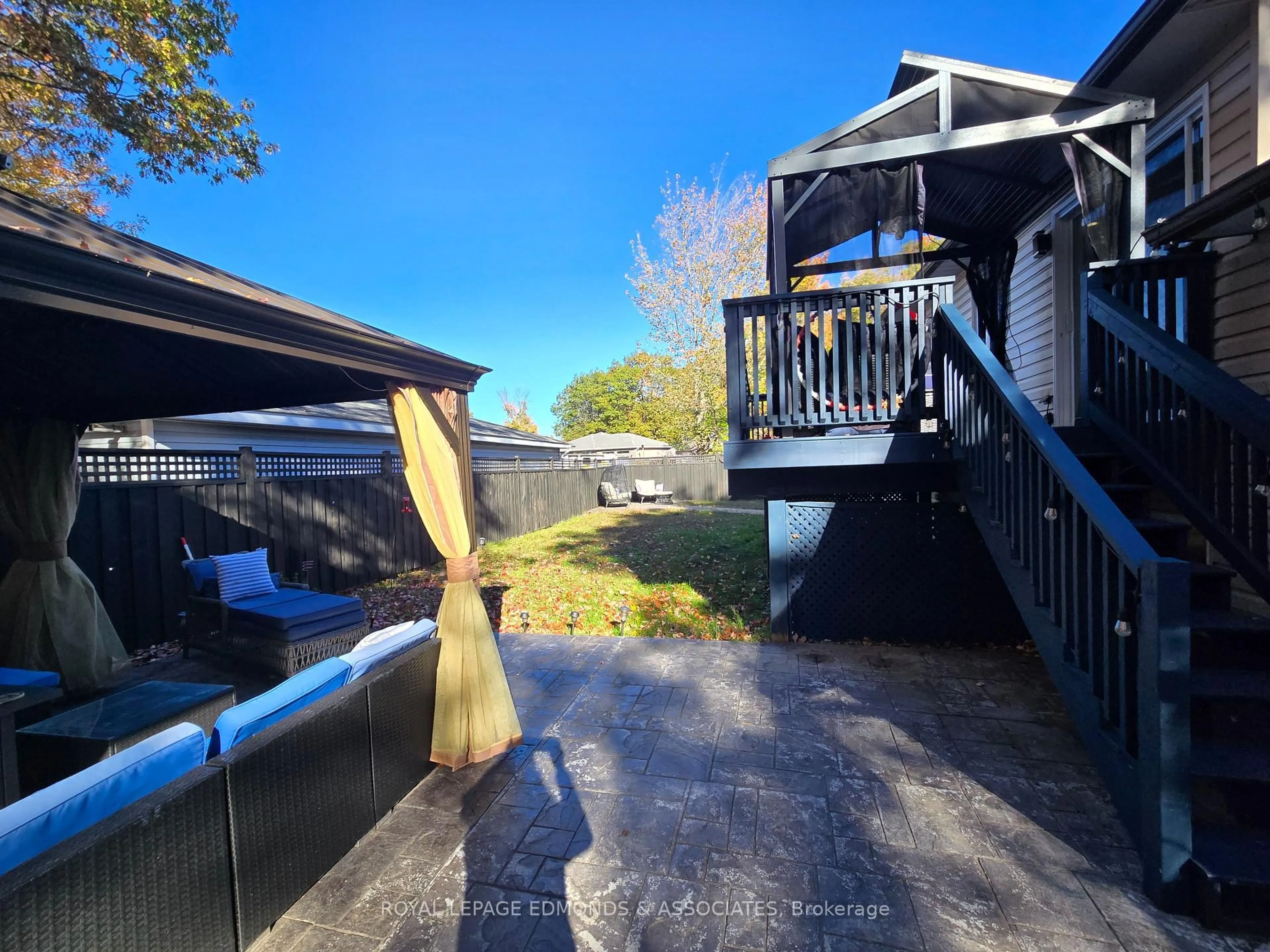 A pic from outside/outdoor area/front of a property/back of a property/a pic from drone, unknown for 517 Abbie Lane, Petawawa Ontario K8H 3P9