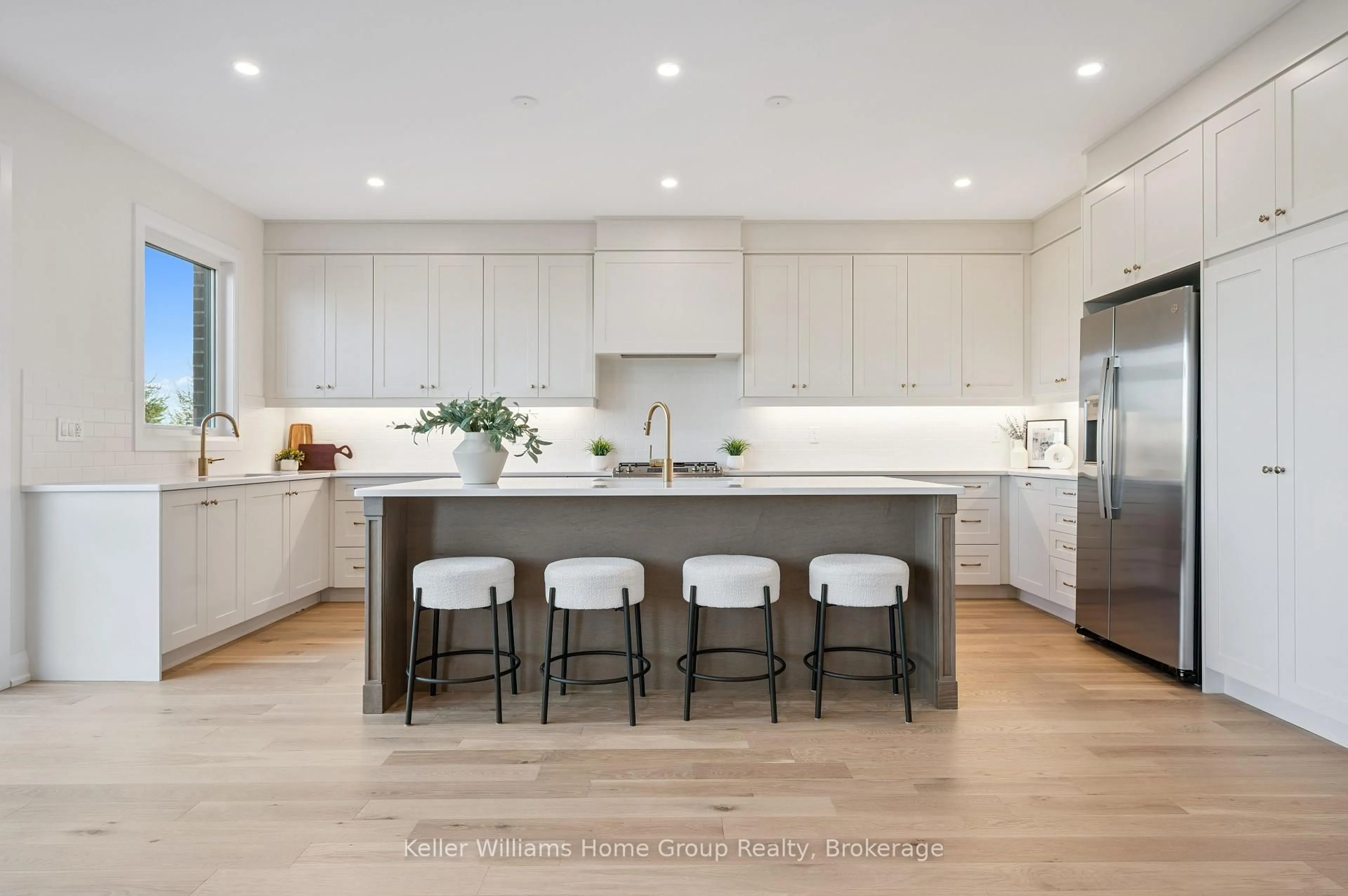 Open concept kitchen, unknown for 17 Mary Watson St, North Dumfries Ontario N0B 1E0