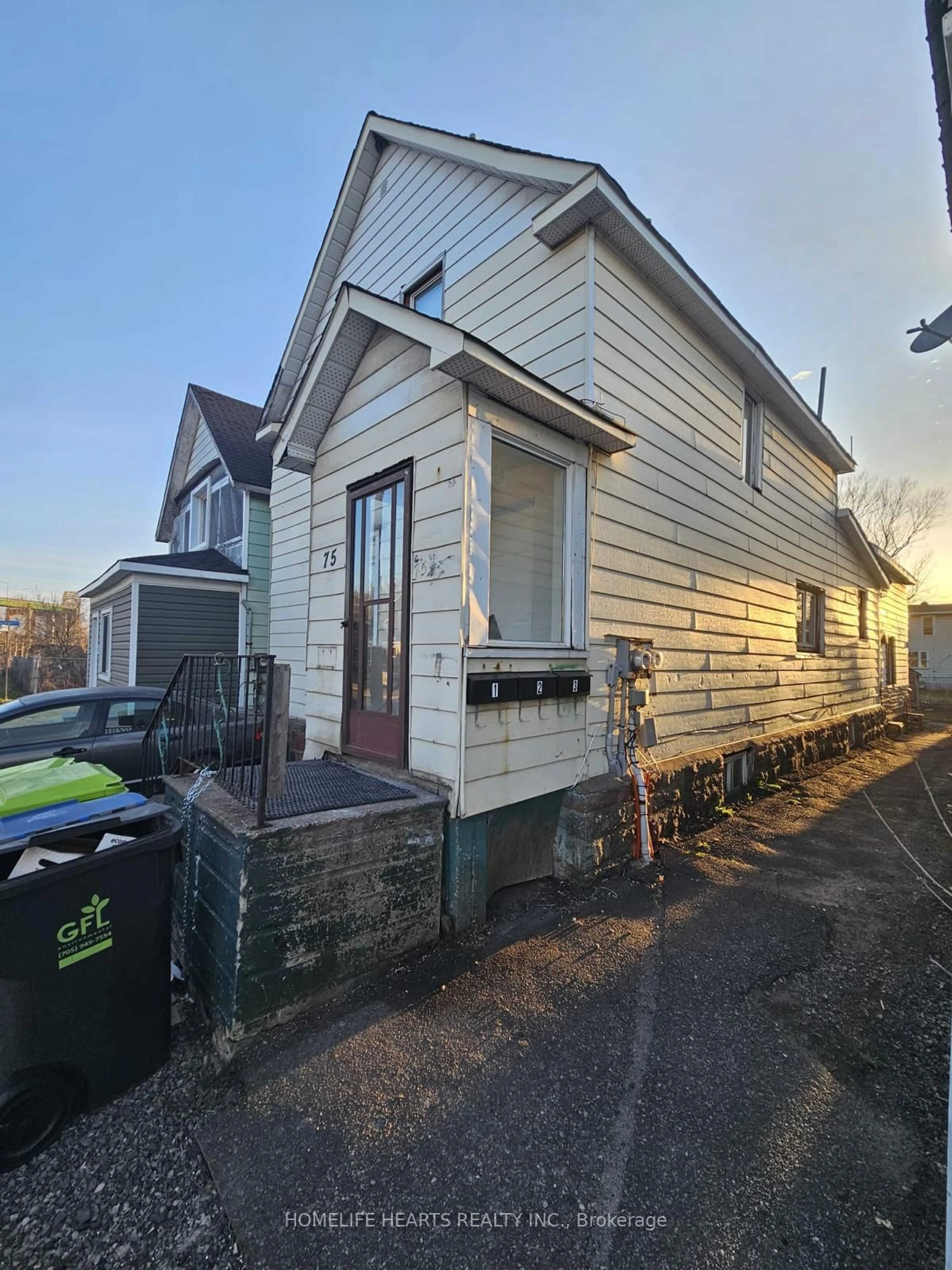 A pic from outside/outdoor area/front of a property/back of a property/a pic from drone, street for 75 James St, Sault Ste Marie Ontario P6A 1V8