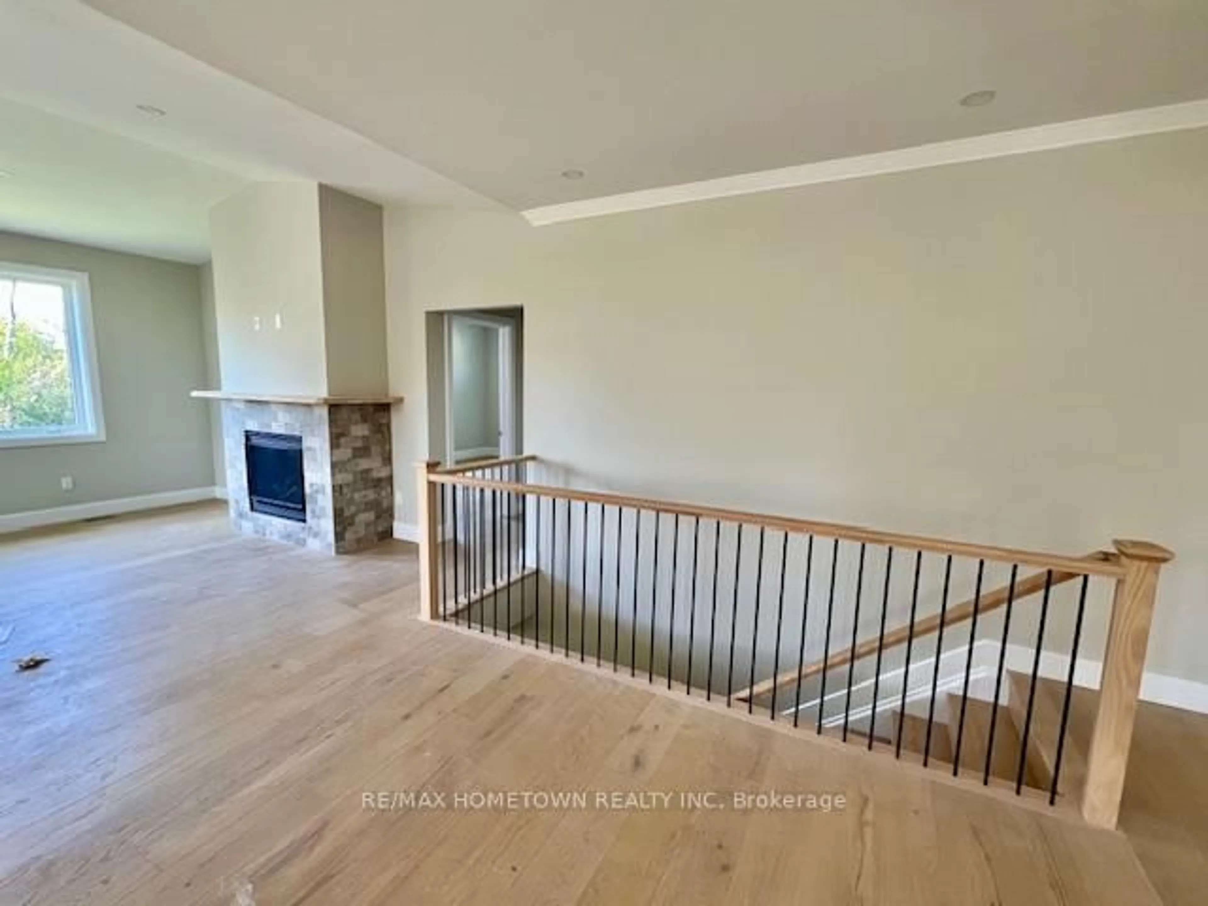 Unknown for 1058 Shearer Dr, Brockville Ontario K6V 7K1