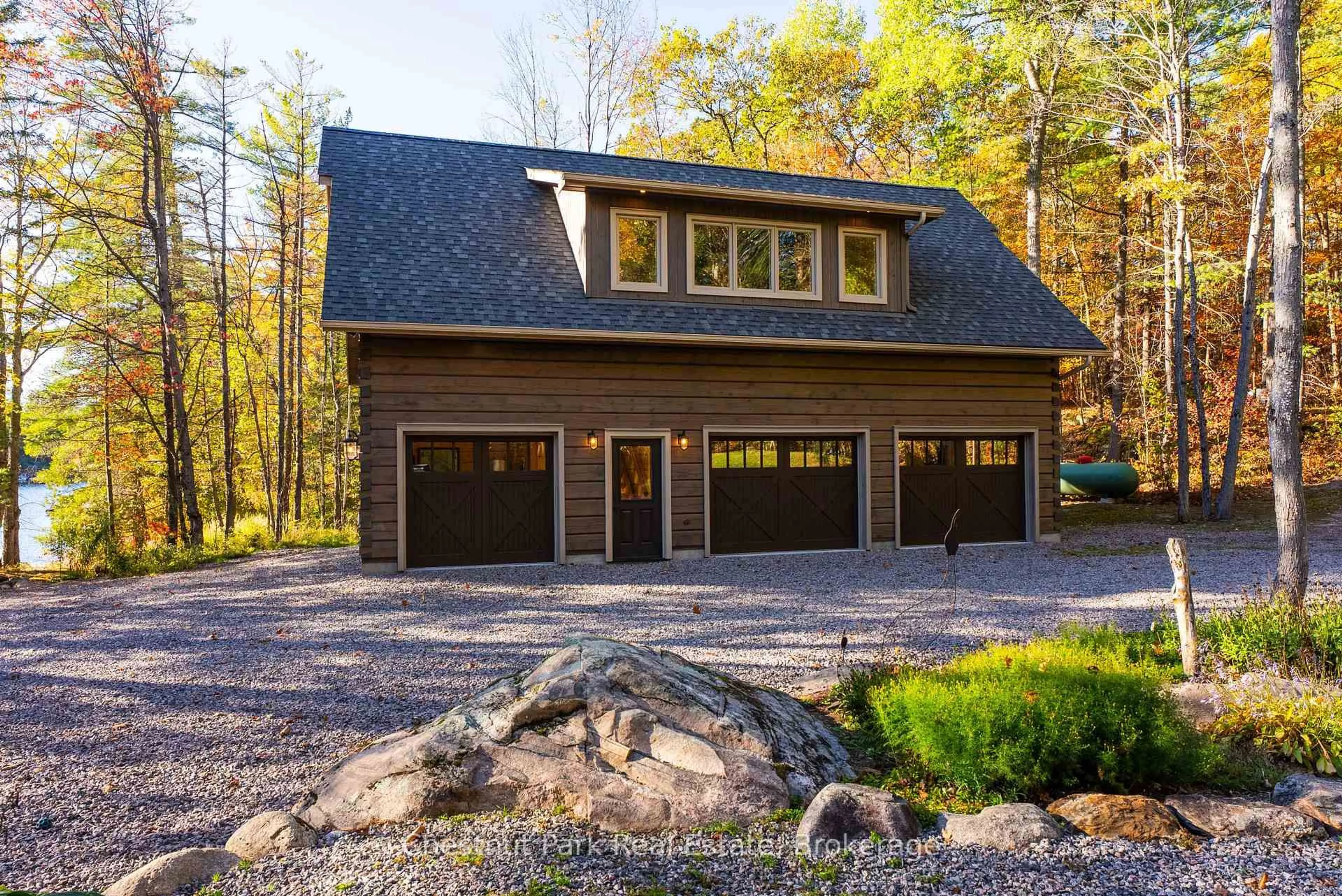 Indoor garage for 1763 North Muldrew Lake Rd #1, Gravenhurst Ontario P1P 1R2