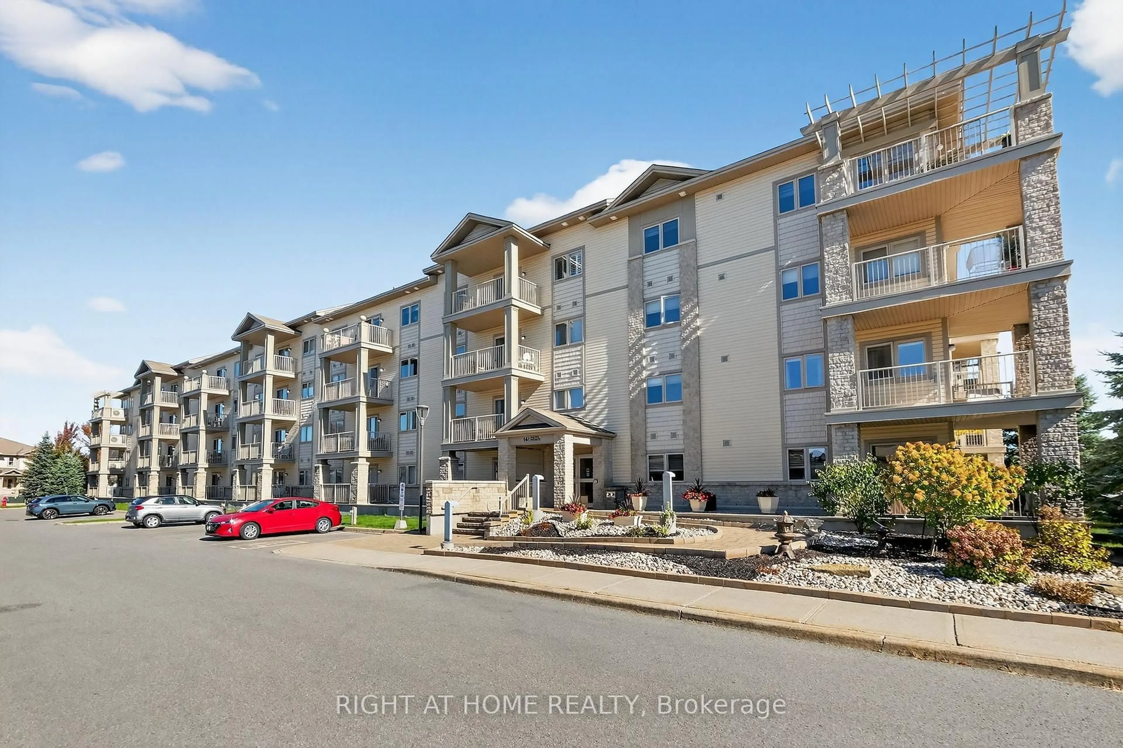 A pic from outside/outdoor area/front of a property/back of a property/a pic from drone, unknown for 141 Potts Private #306, Ottawa Ontario K4A 0X9
