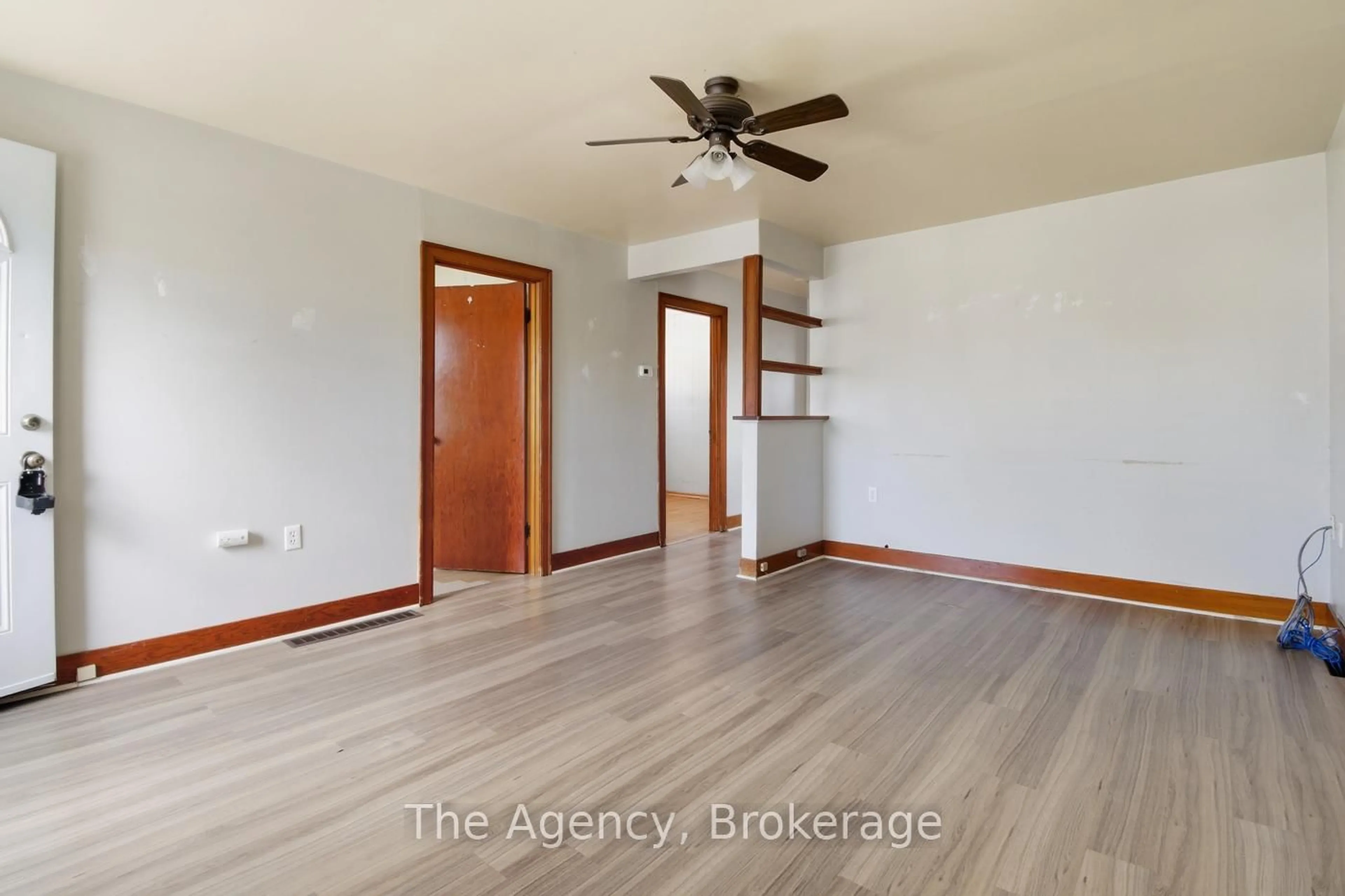 A pic of a room for 118 Morton St, Thorold Ontario L2V 1C5