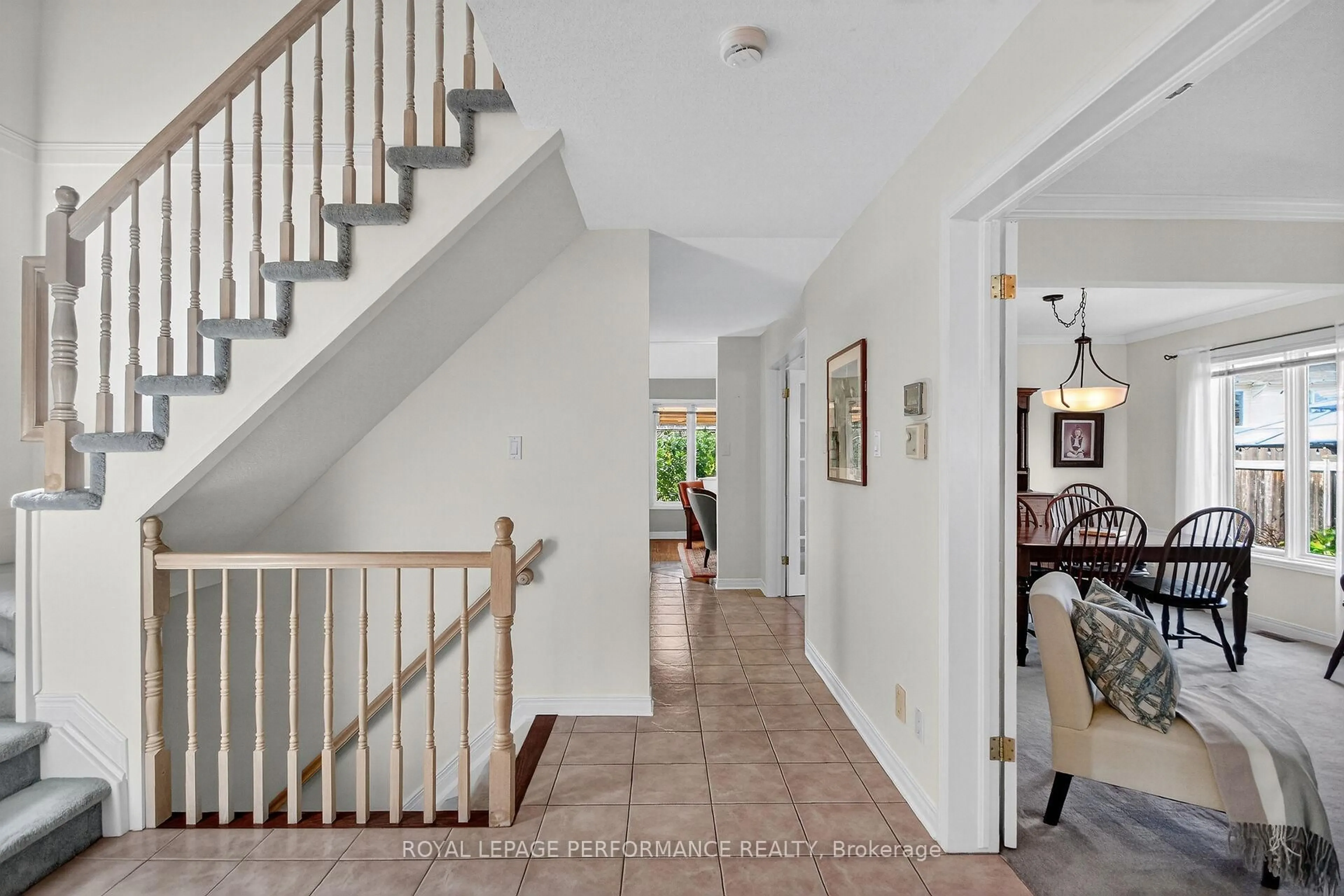 Indoor entryway for 159 Longshire Circ, Nepean Ontario K2J 4L2