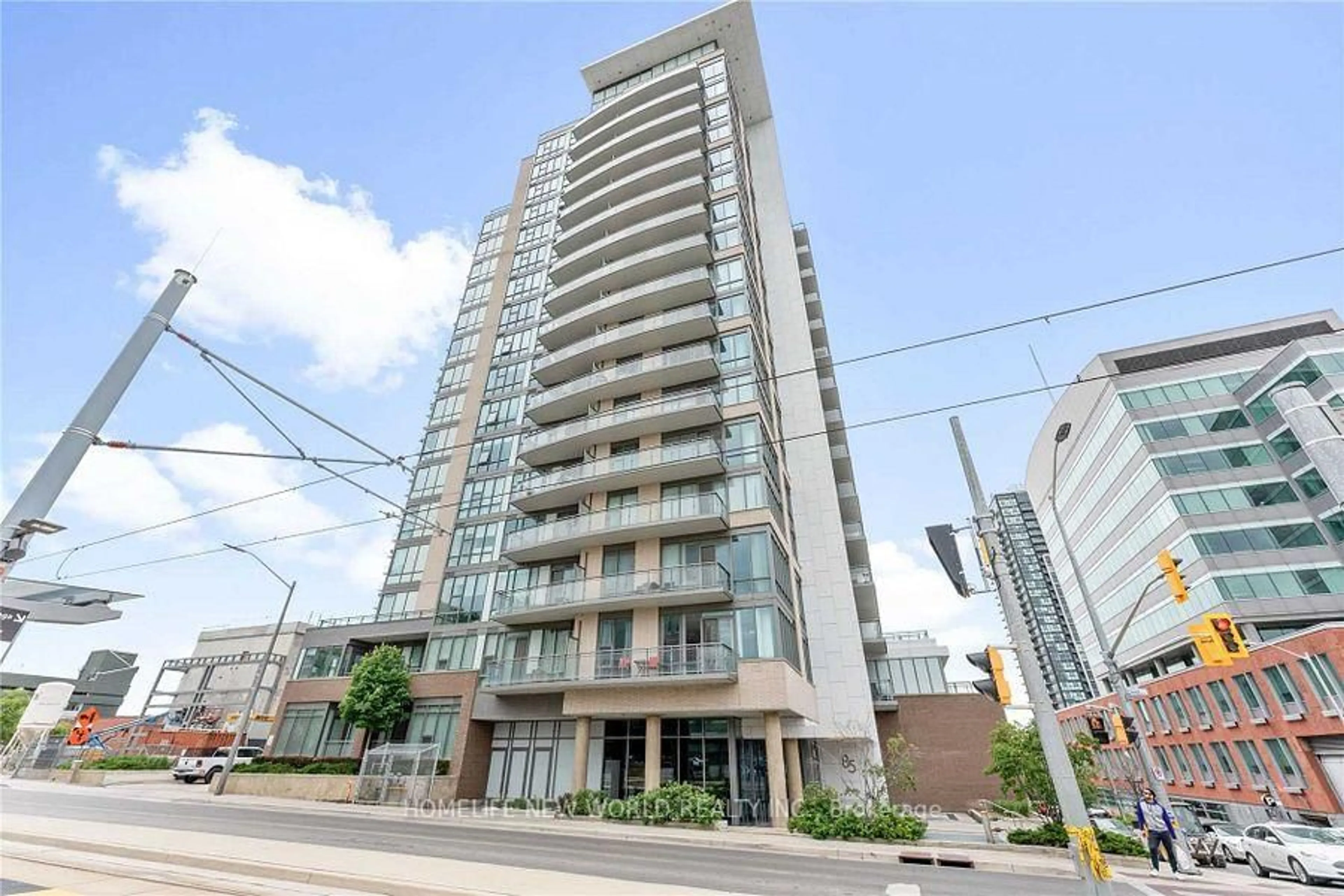 Patio, building for 85 Duke St #201, Kitchener Ontario N2H 0B7
