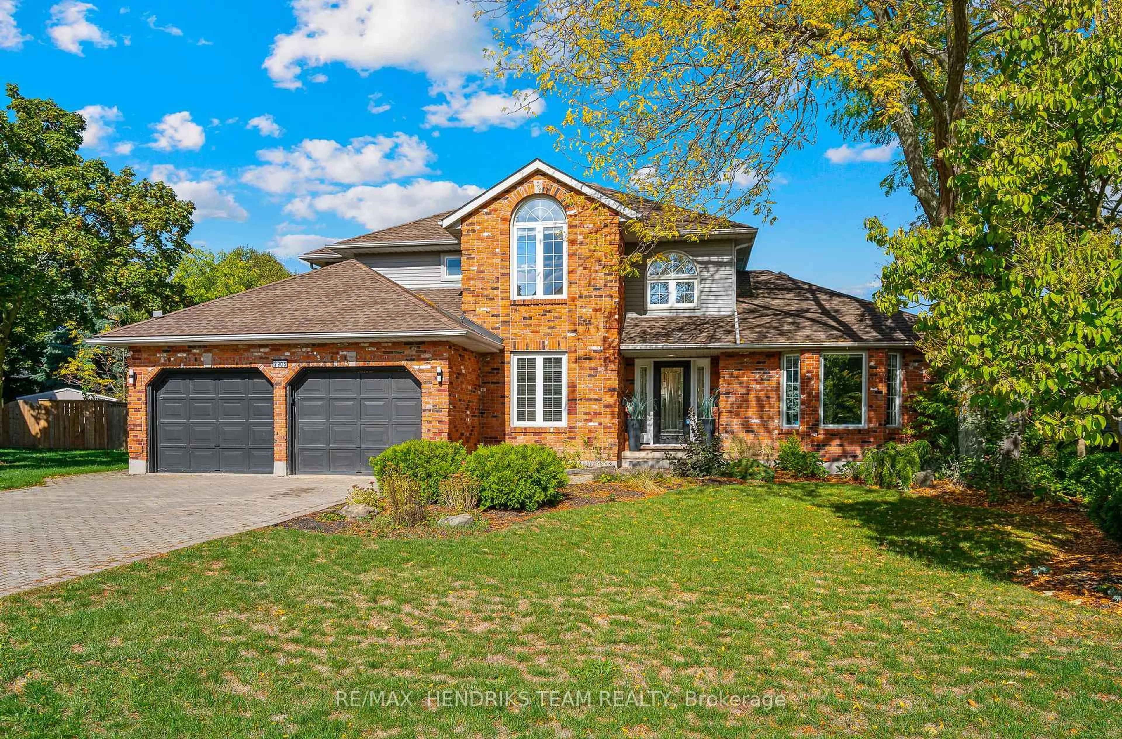 Home with brick exterior material, street for 2905 Butler's Walk, Lincoln Ontario L0R 1S0