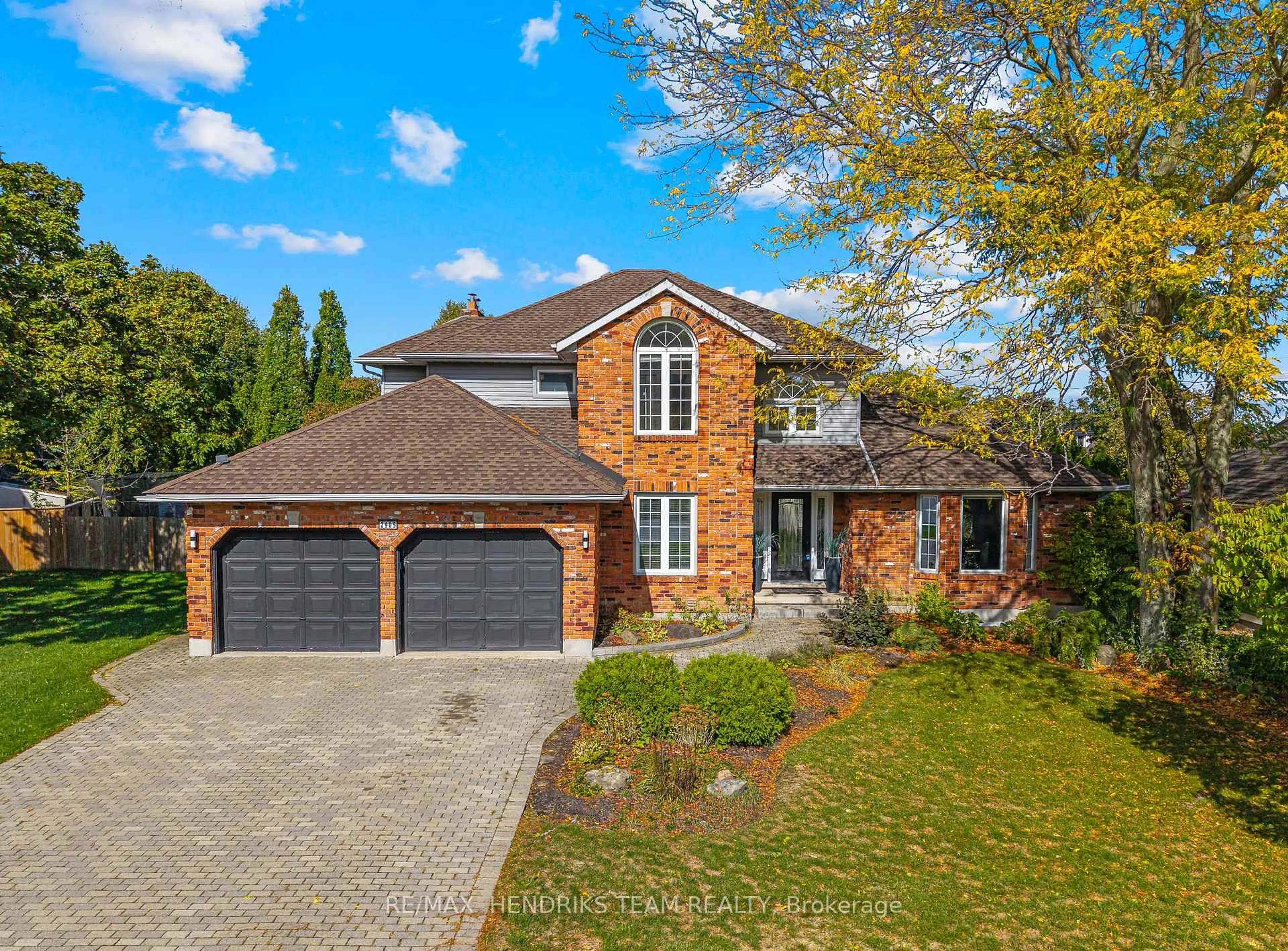 Home with brick exterior material, street for 2905 Butler's Walk, Lincoln Ontario L0R 1S0