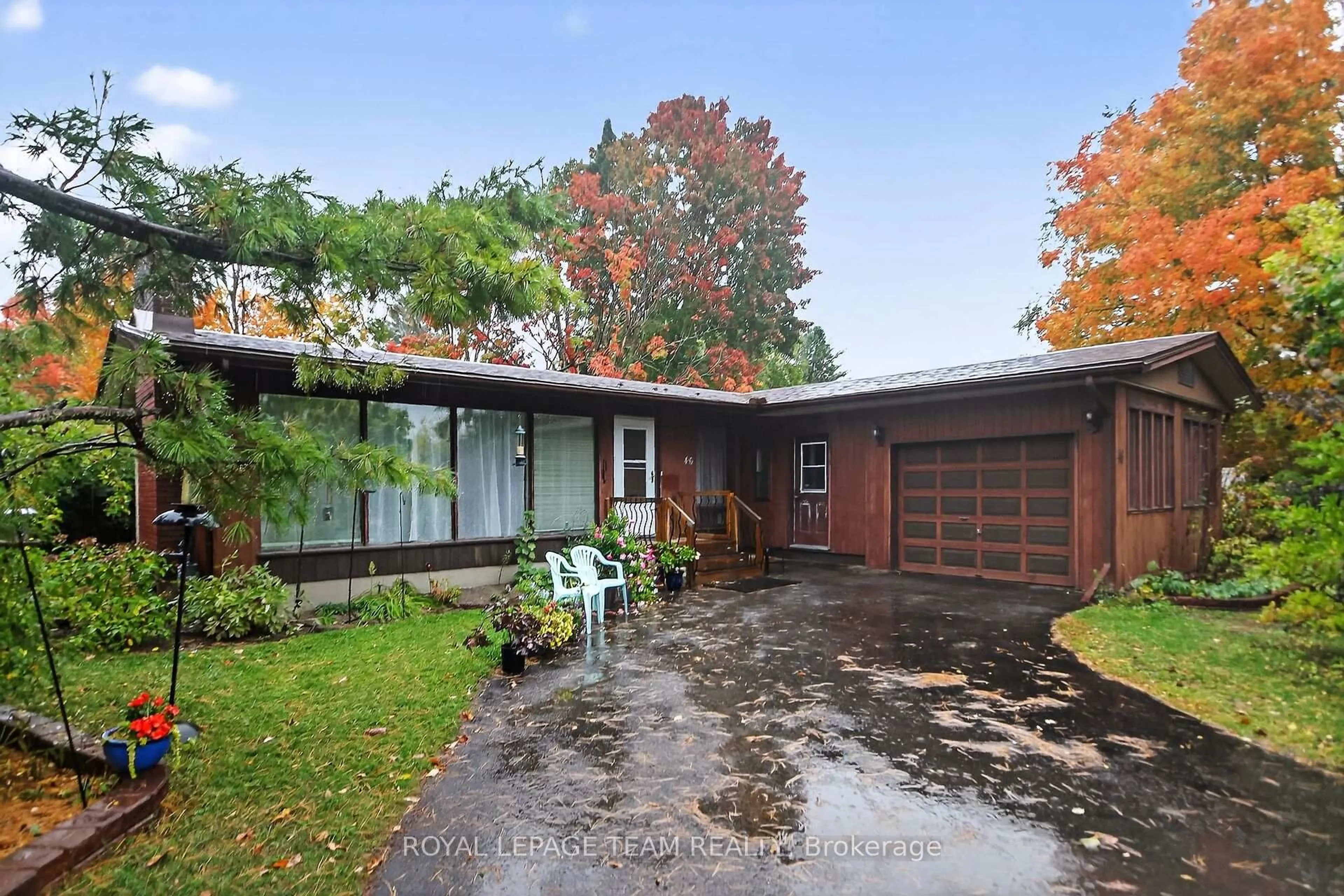 Unknown for 46 Quinpool Cres, Ottawa Ontario K2H 6J1