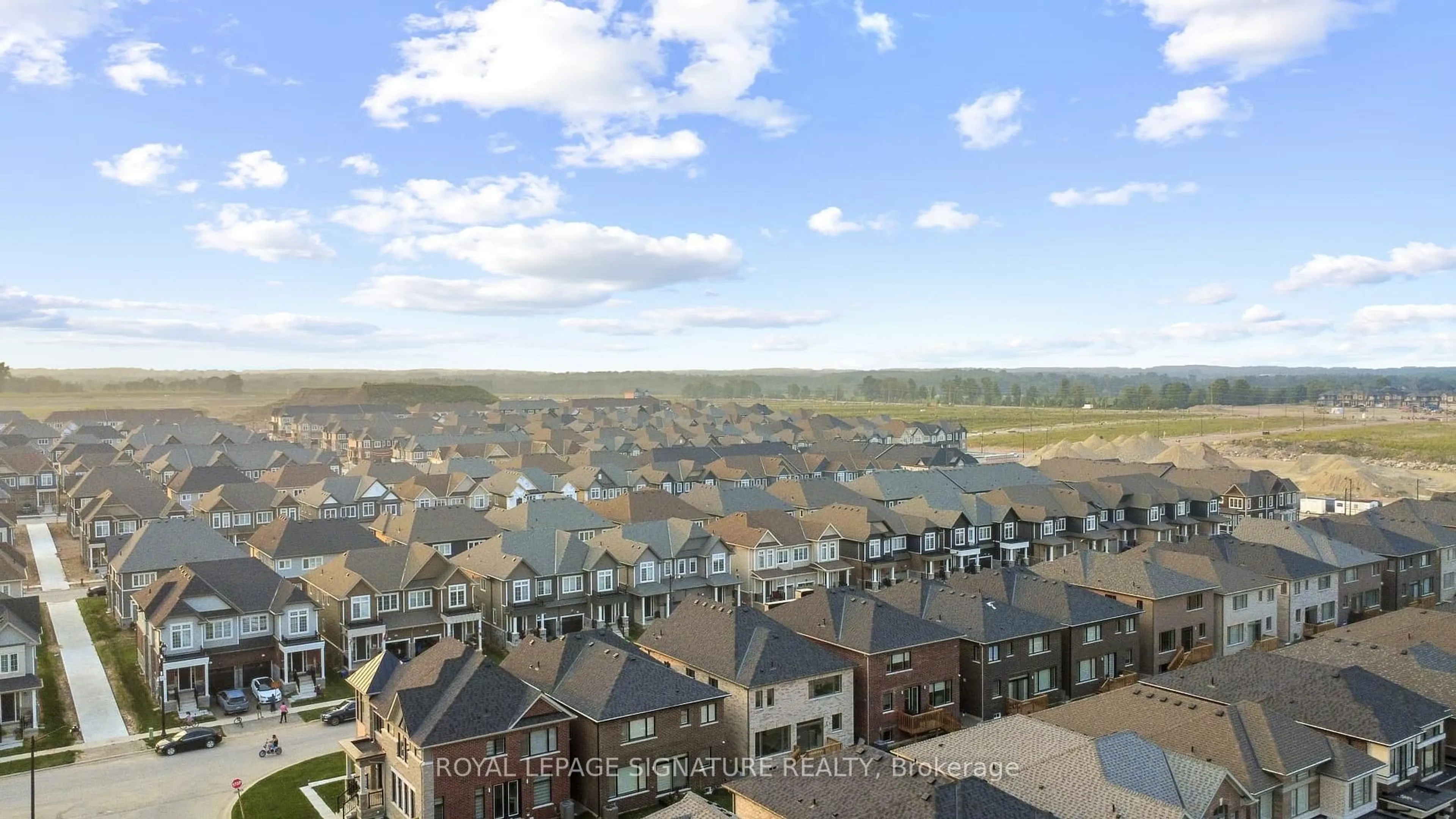 A pic from outside/outdoor area/front of a property/back of a property/a pic from drone, city buildings view from balcony for 91 Player Dr, Erin Ontario N0B 1T0