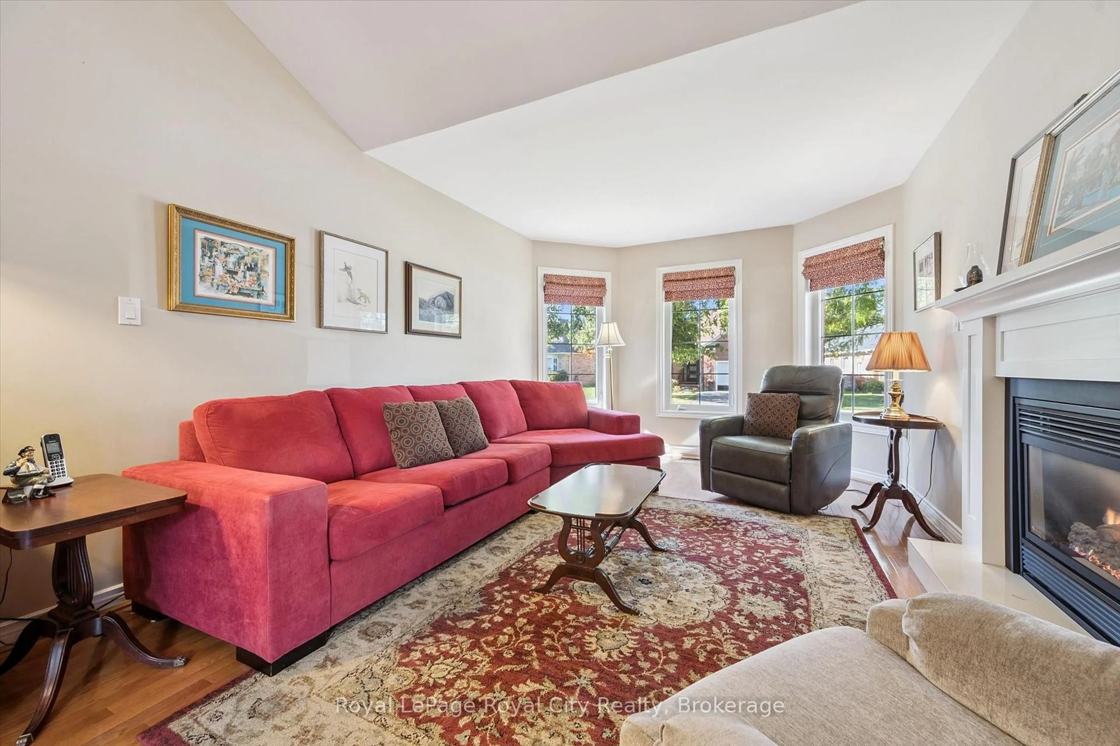 Living room with furniture, unknown for 21 Cherry Blossom Circ, Guelph Ontario N1G 4X7