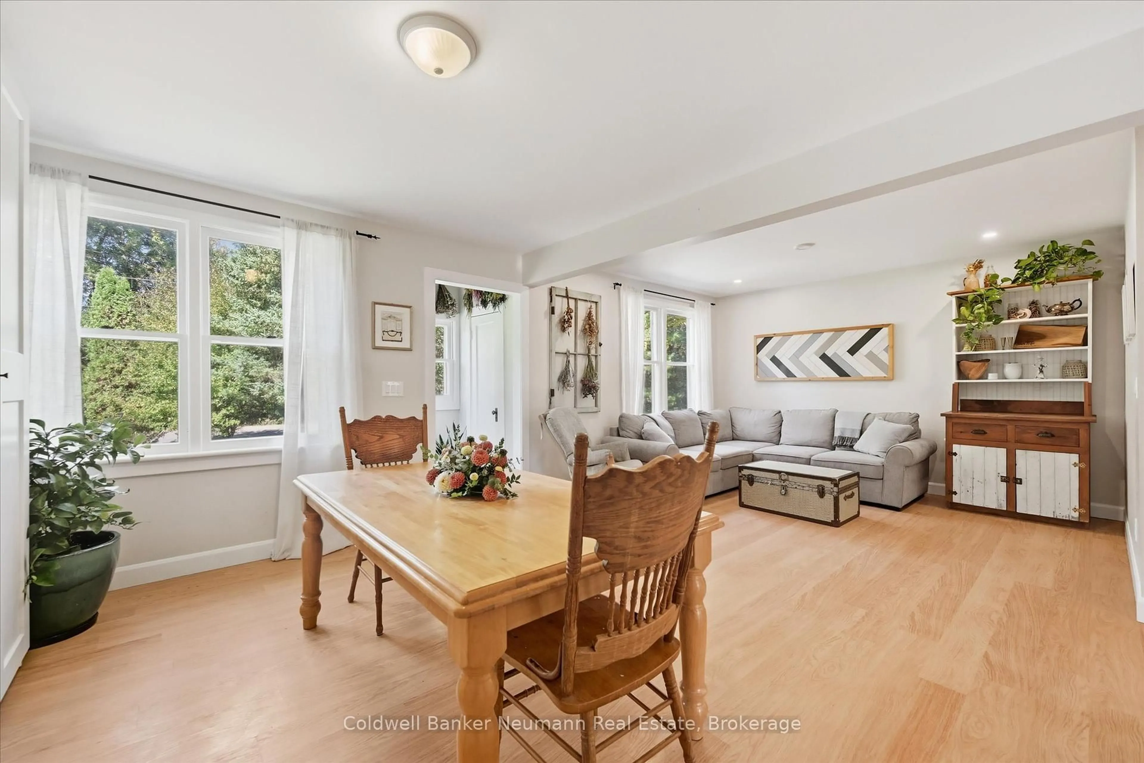 Dining room, unknown for 1704 2nd Con Rd, Hamilton Ontario L0R 1T0