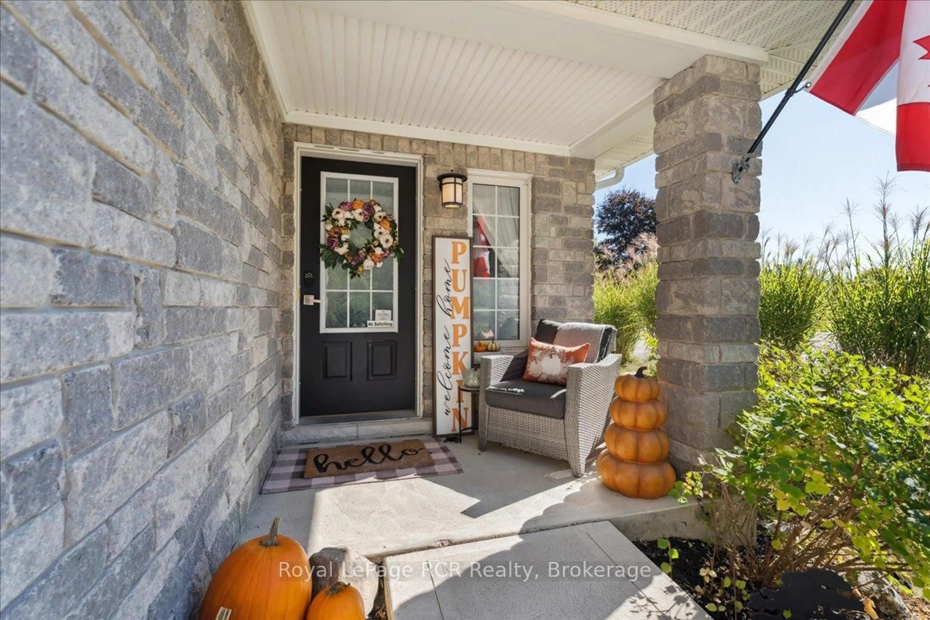 Indoor entryway for 1807 8th Ave, Owen Sound Ontario N4K 0A7