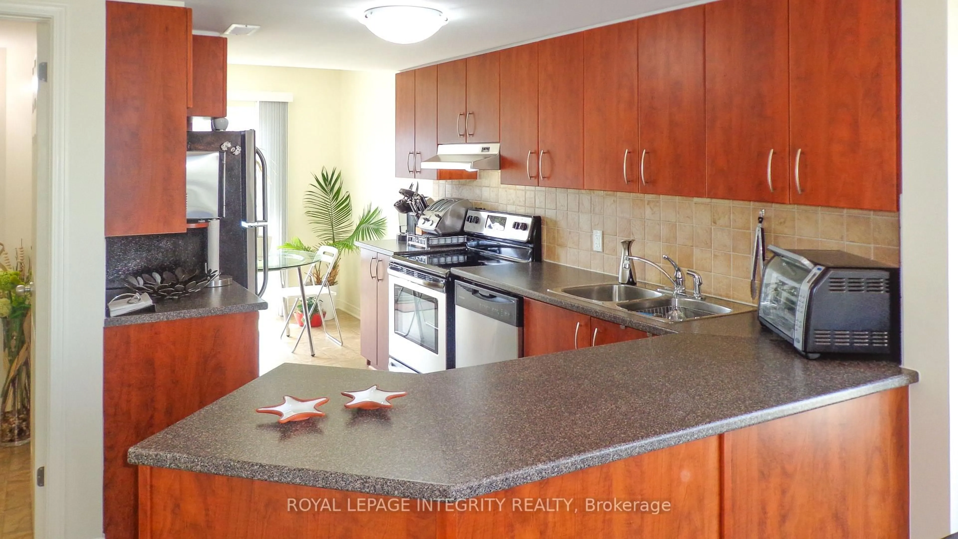 Unknown for 176 Chapman Mills Dr, Ottawa Ontario K2J 0B8
