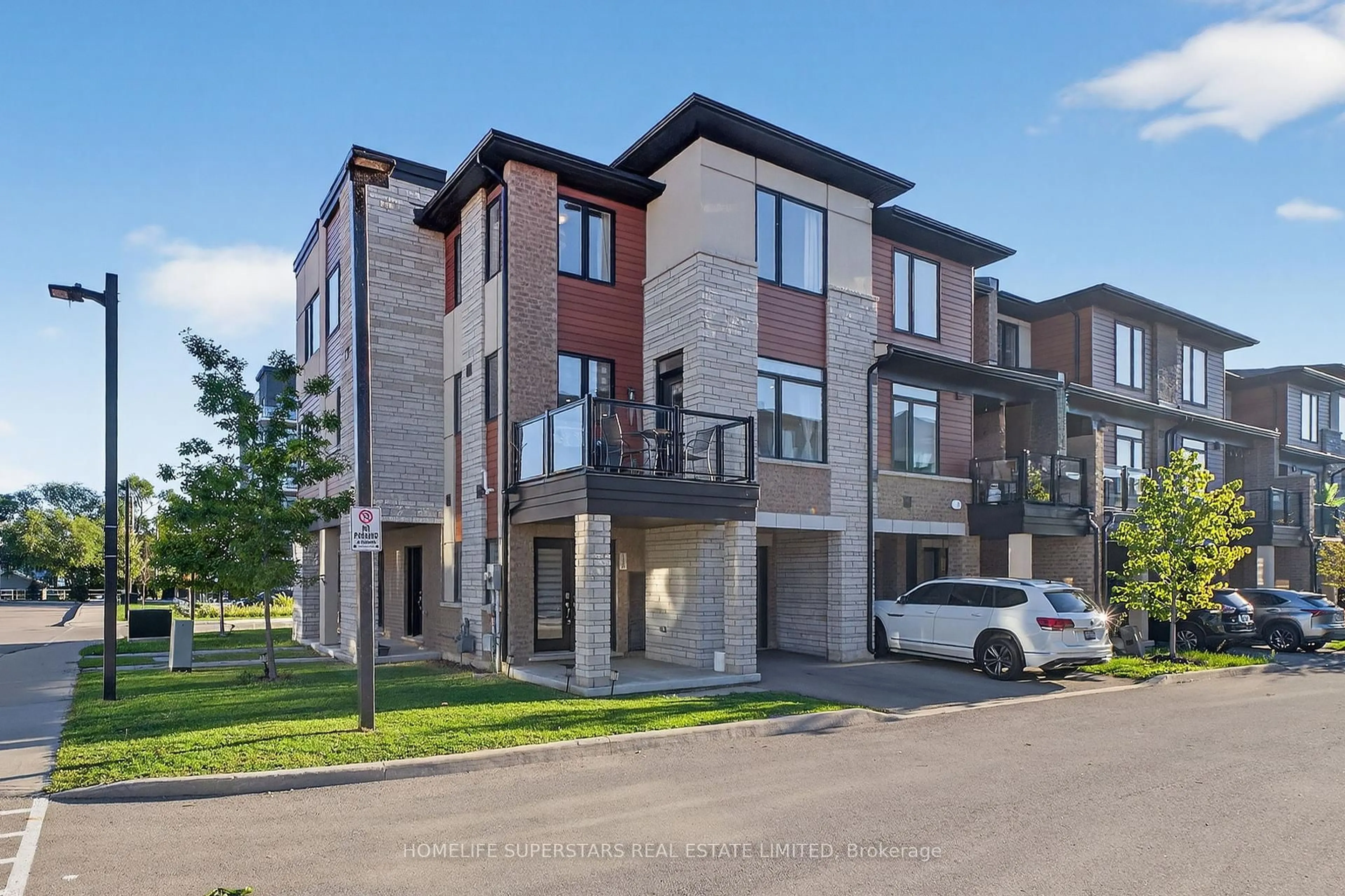 A pic from outside/outdoor area/front of a property/back of a property/a pic from drone, street for 590 NORTH SERVICE Rd #130, Hamilton Ontario L8E 0K5