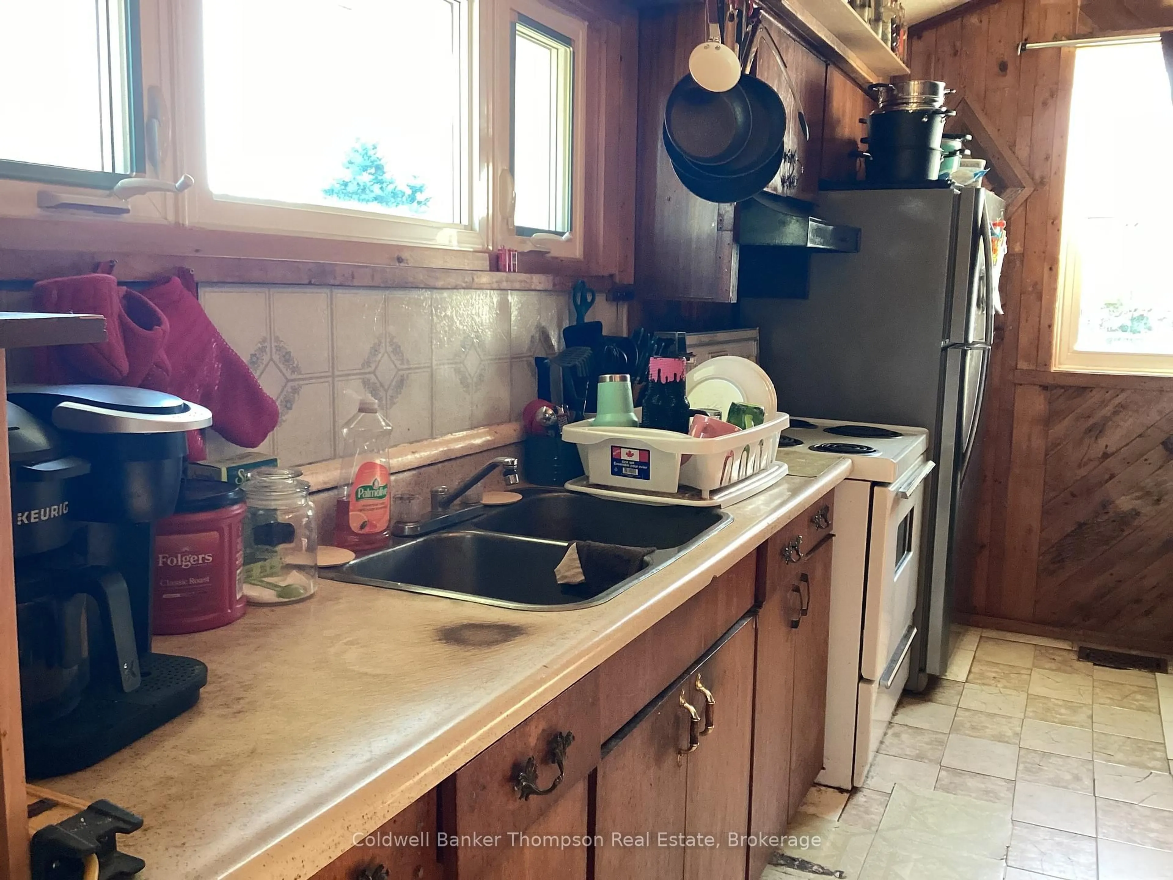 Standard kitchen, unknown for 204 Queen St, Burk's Falls Ontario P0A 1C0
